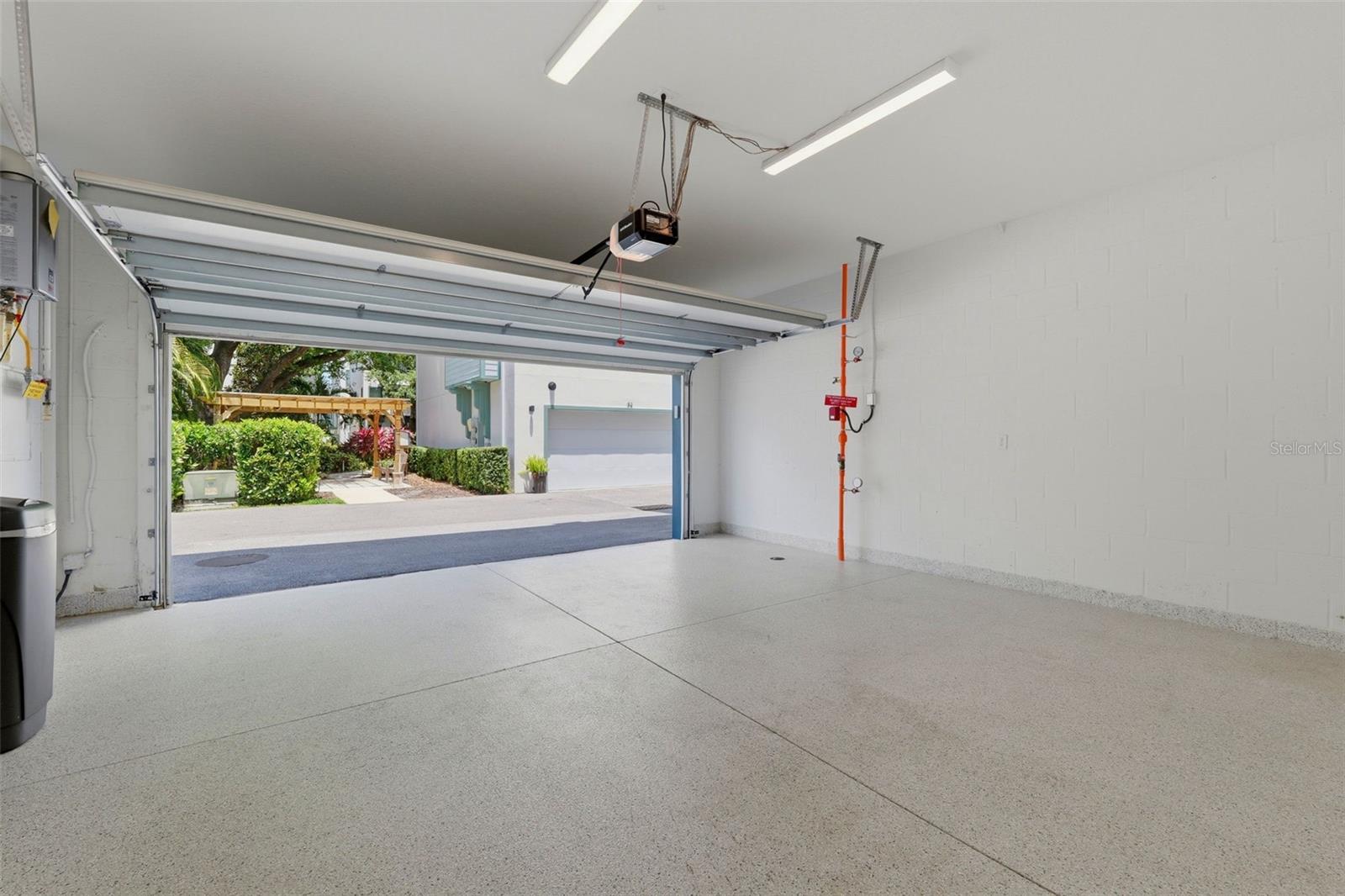 HIGHLAND TWNHMS - Residential Lease
