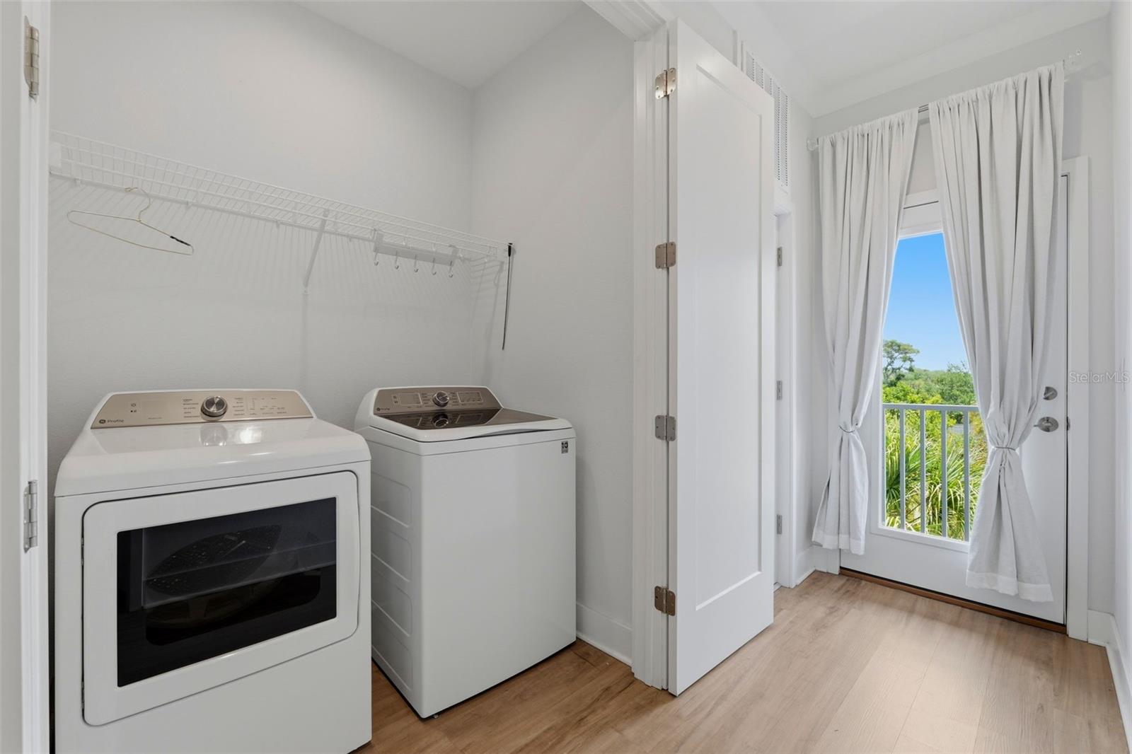 HIGHLAND TWNHMS - Residential Lease