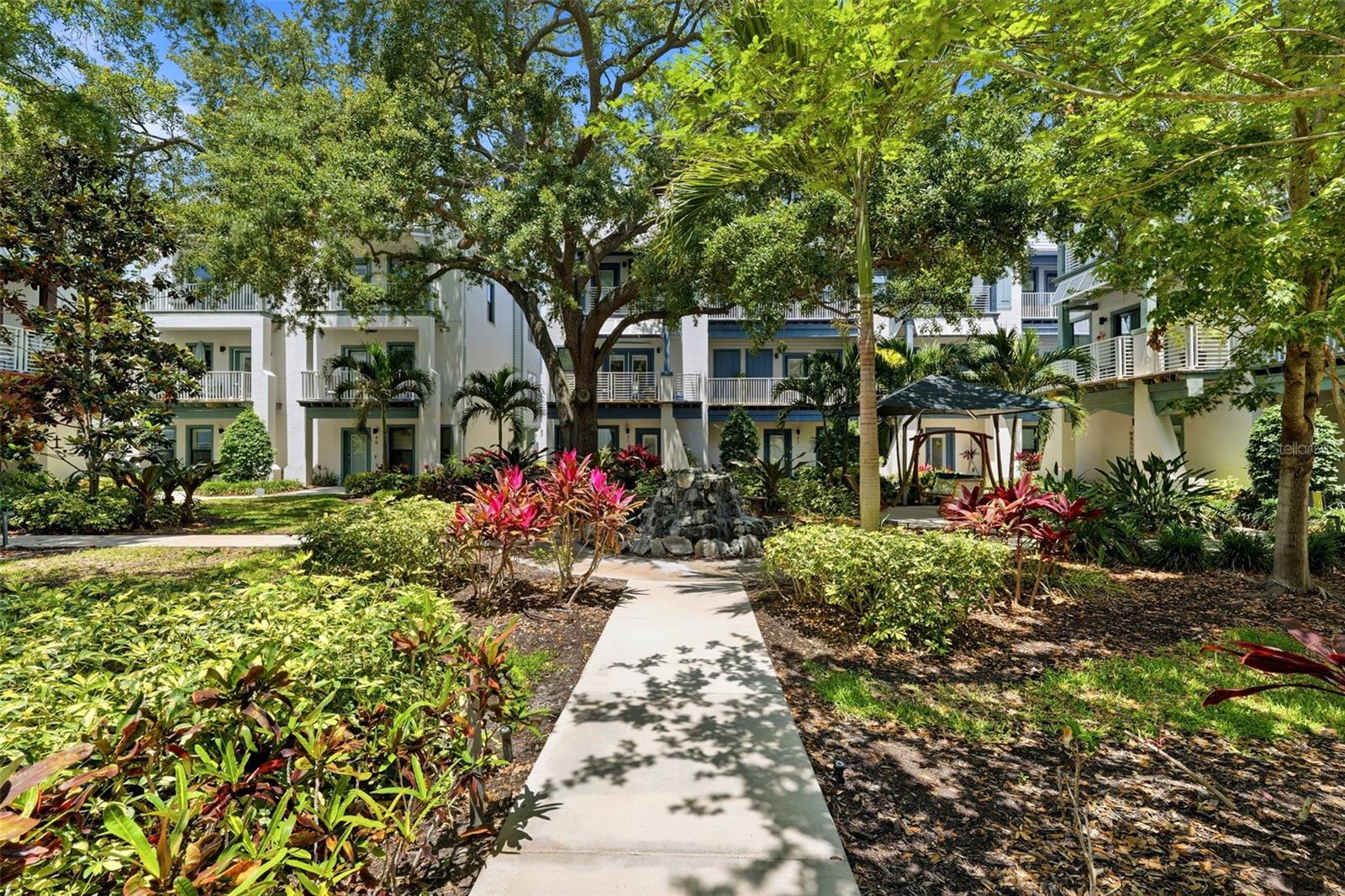 HIGHLAND TWNHMS - Residential Lease