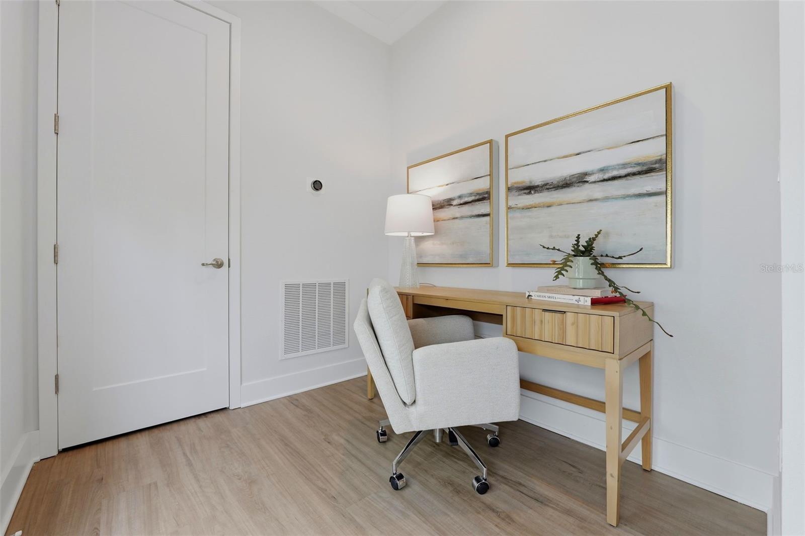 HIGHLAND TWNHMS - Residential Lease