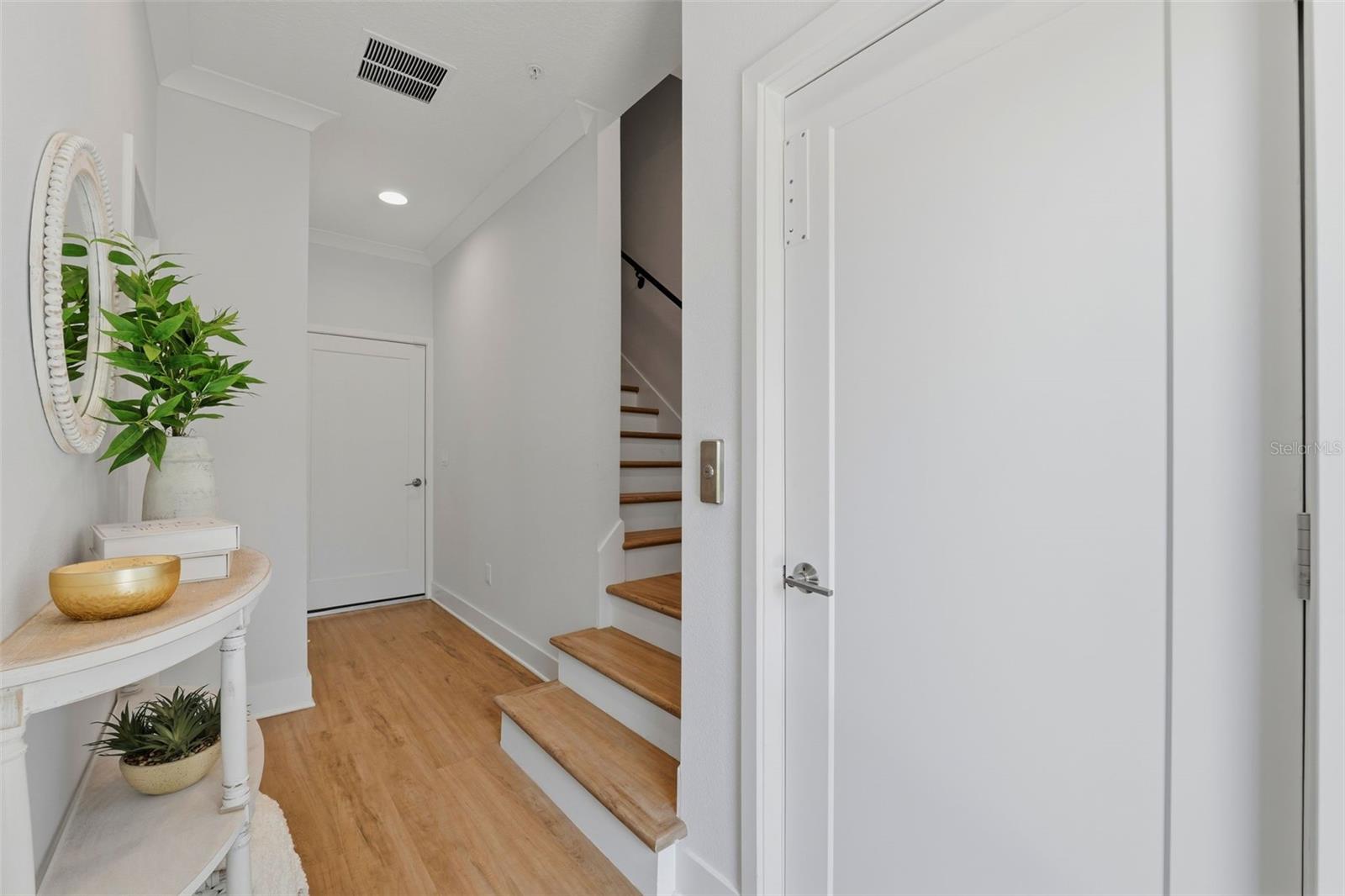 HIGHLAND TWNHMS - Residential Lease