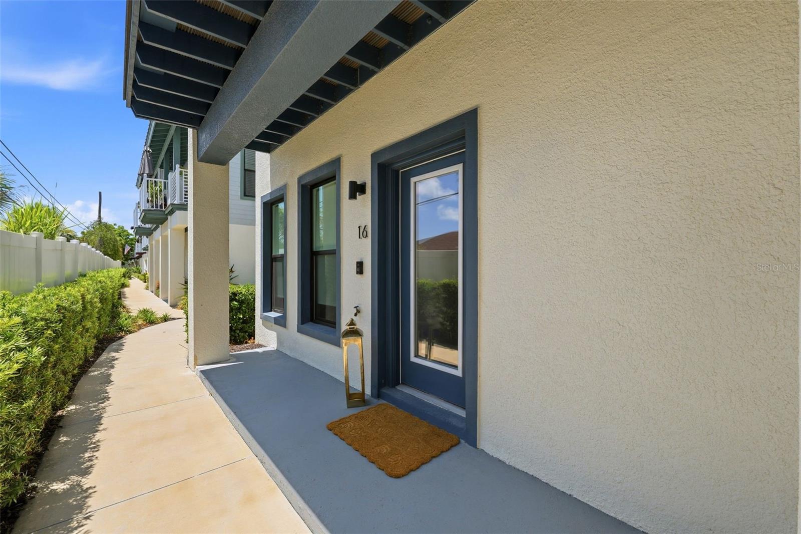 HIGHLAND TWNHMS - Residential Lease