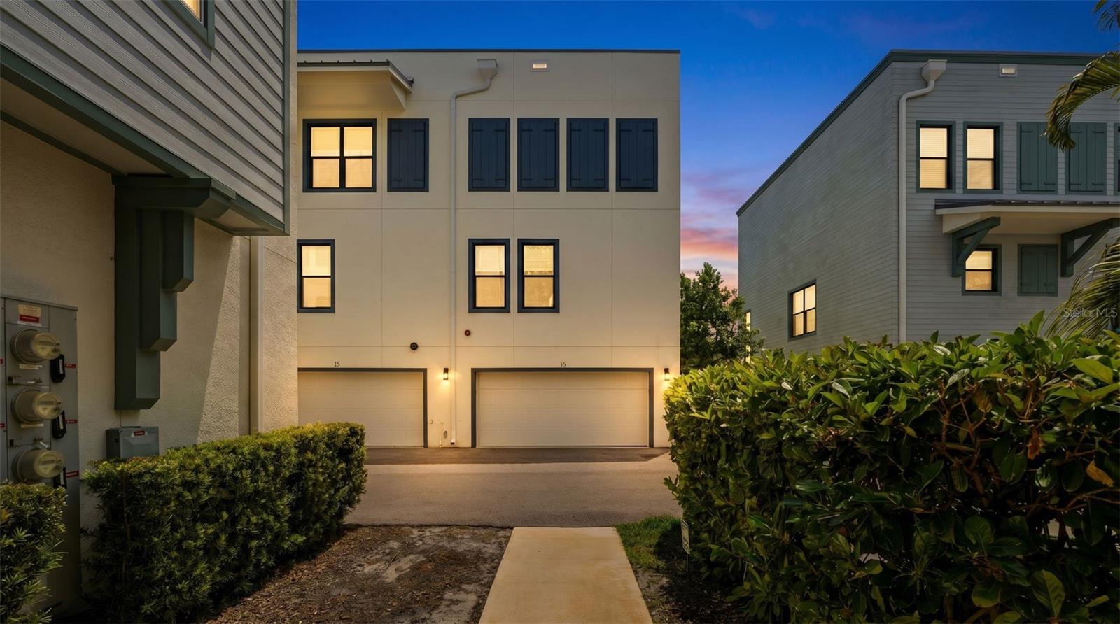 HIGHLAND TWNHMS - Residential Lease