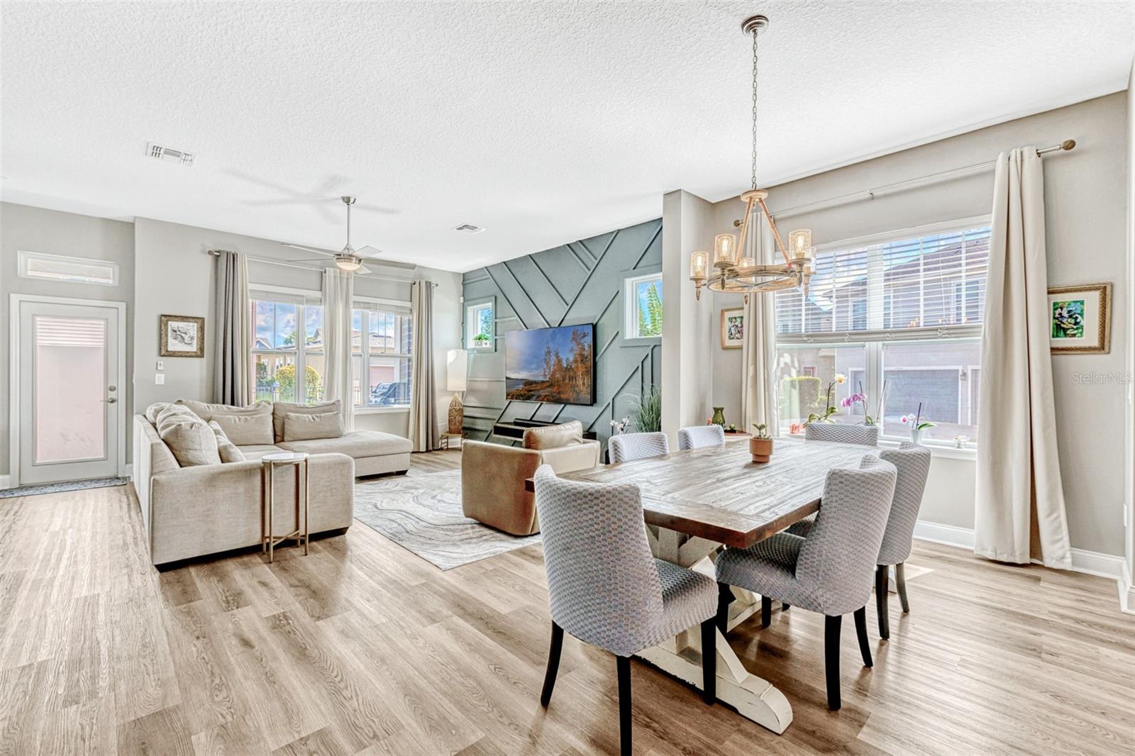LAUREATE PARK - Residential Lease