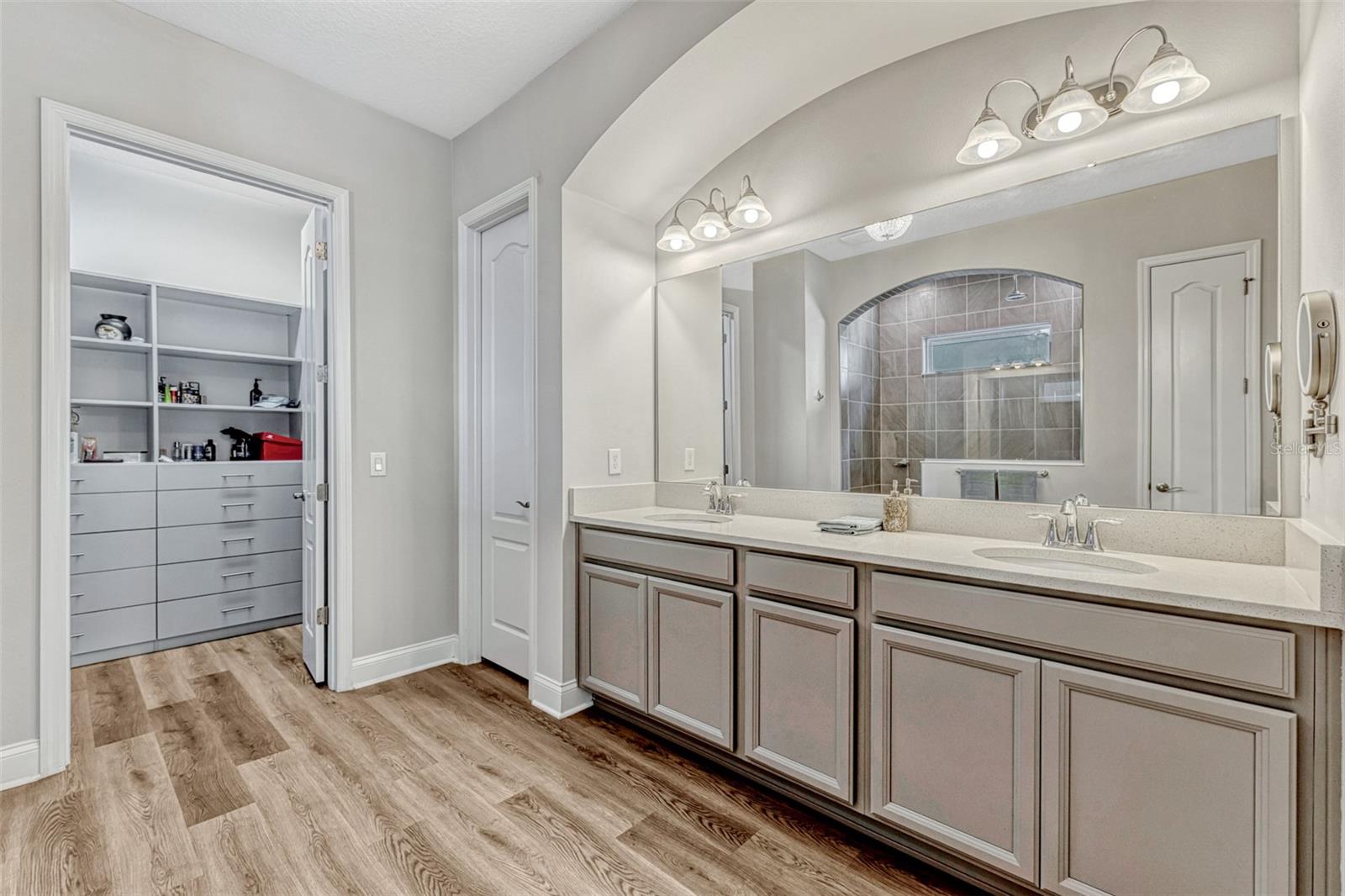 LAUREATE PARK - Residential Lease