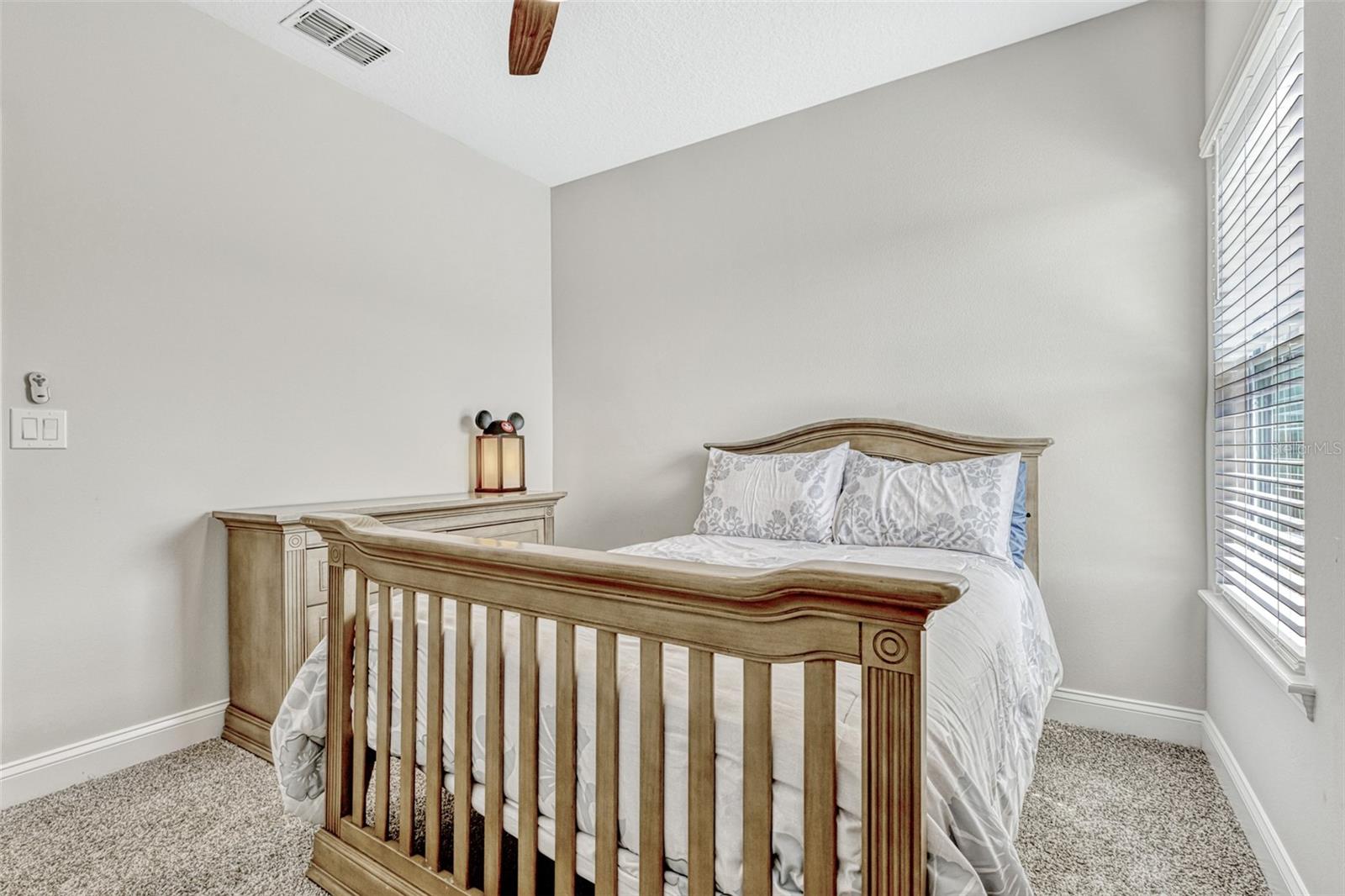 LAUREATE PARK - Residential Lease