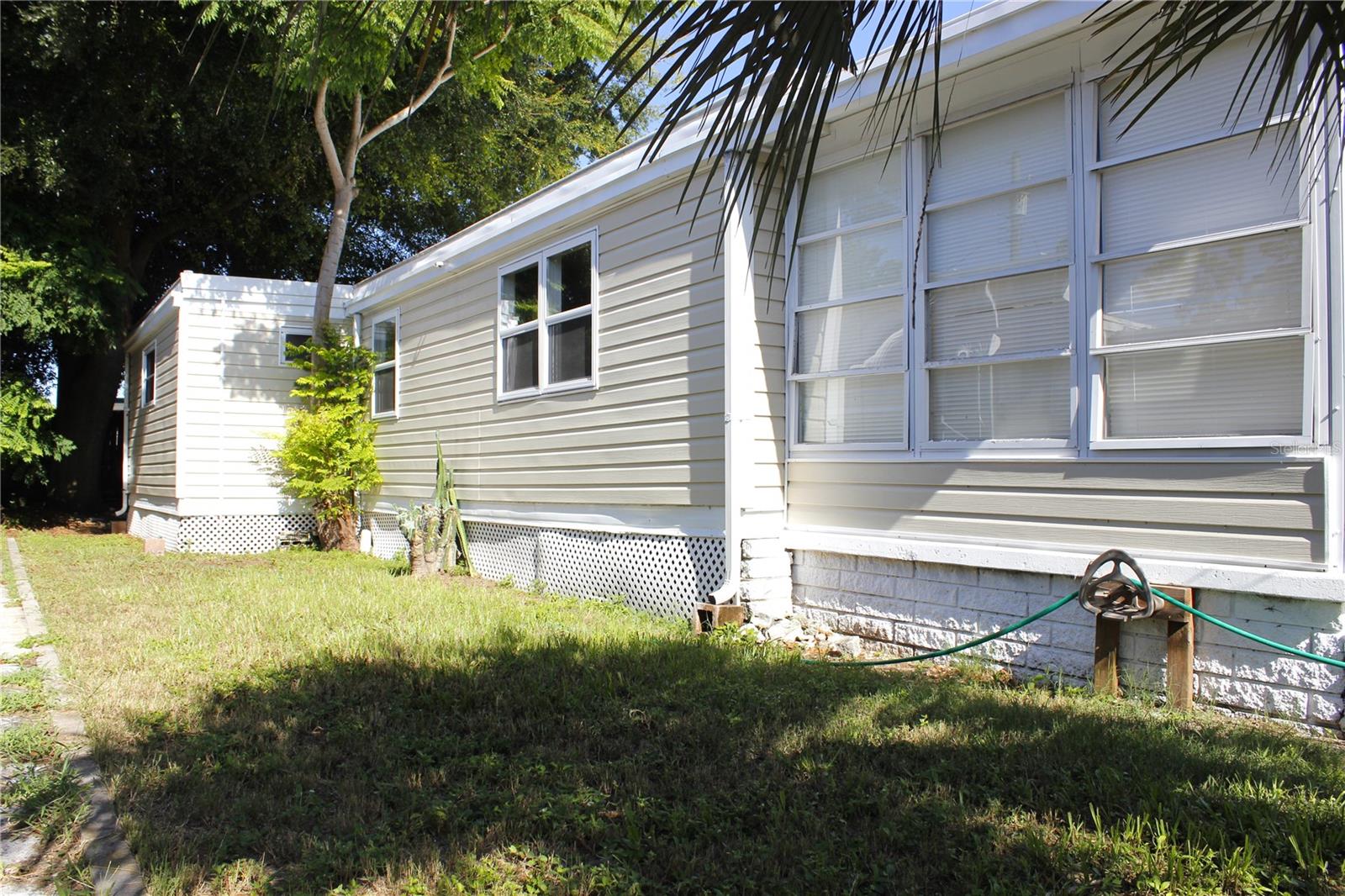 DIXIE GRVS ESTATES - Residential