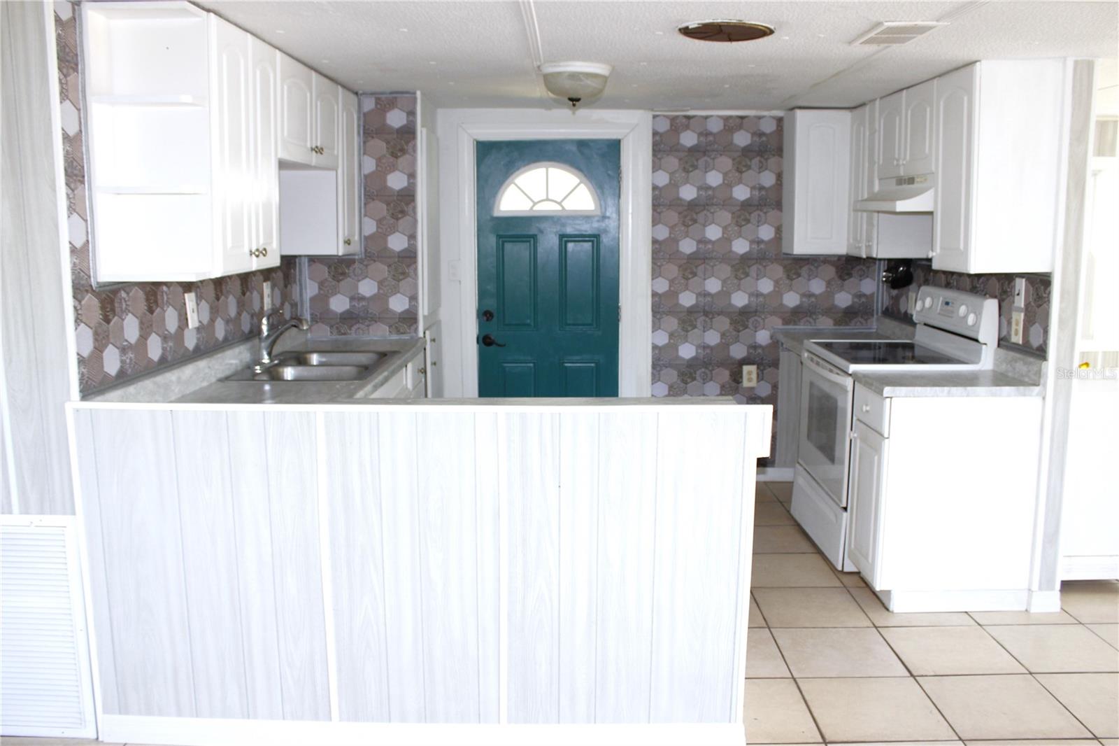 DIXIE GRVS ESTATES - Residential