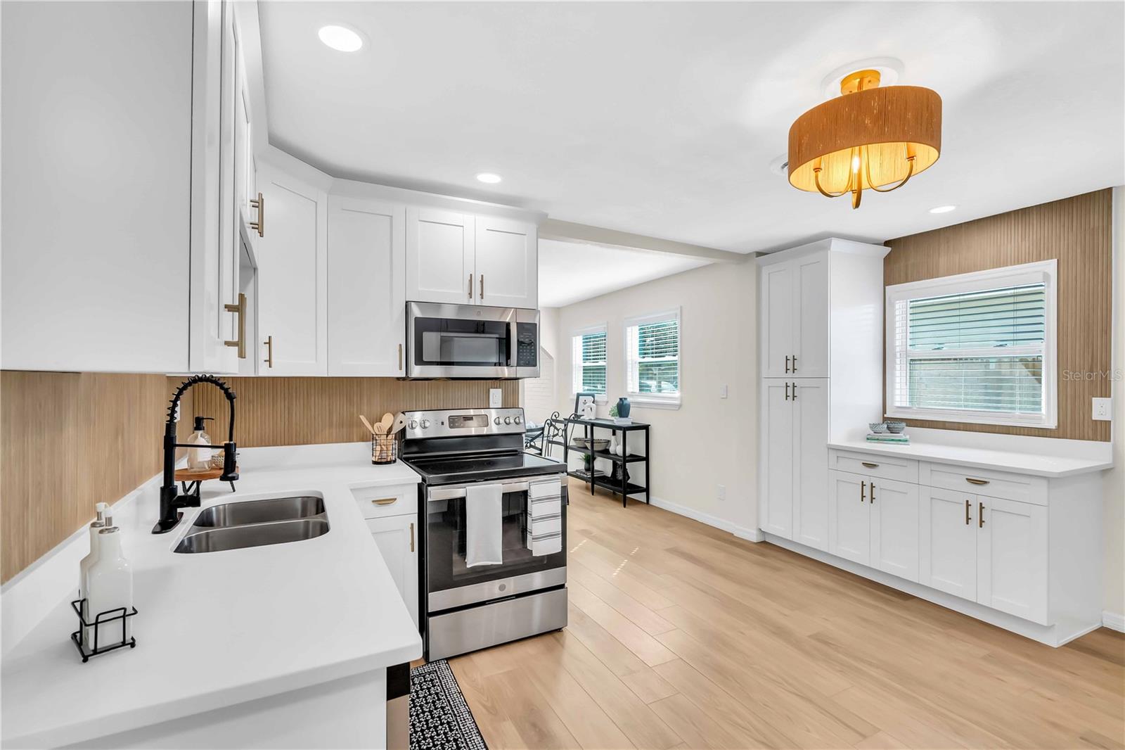 FLORAL VILLA ESTATES - Residential