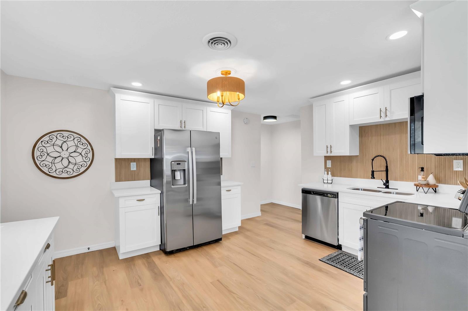 FLORAL VILLA ESTATES - Residential