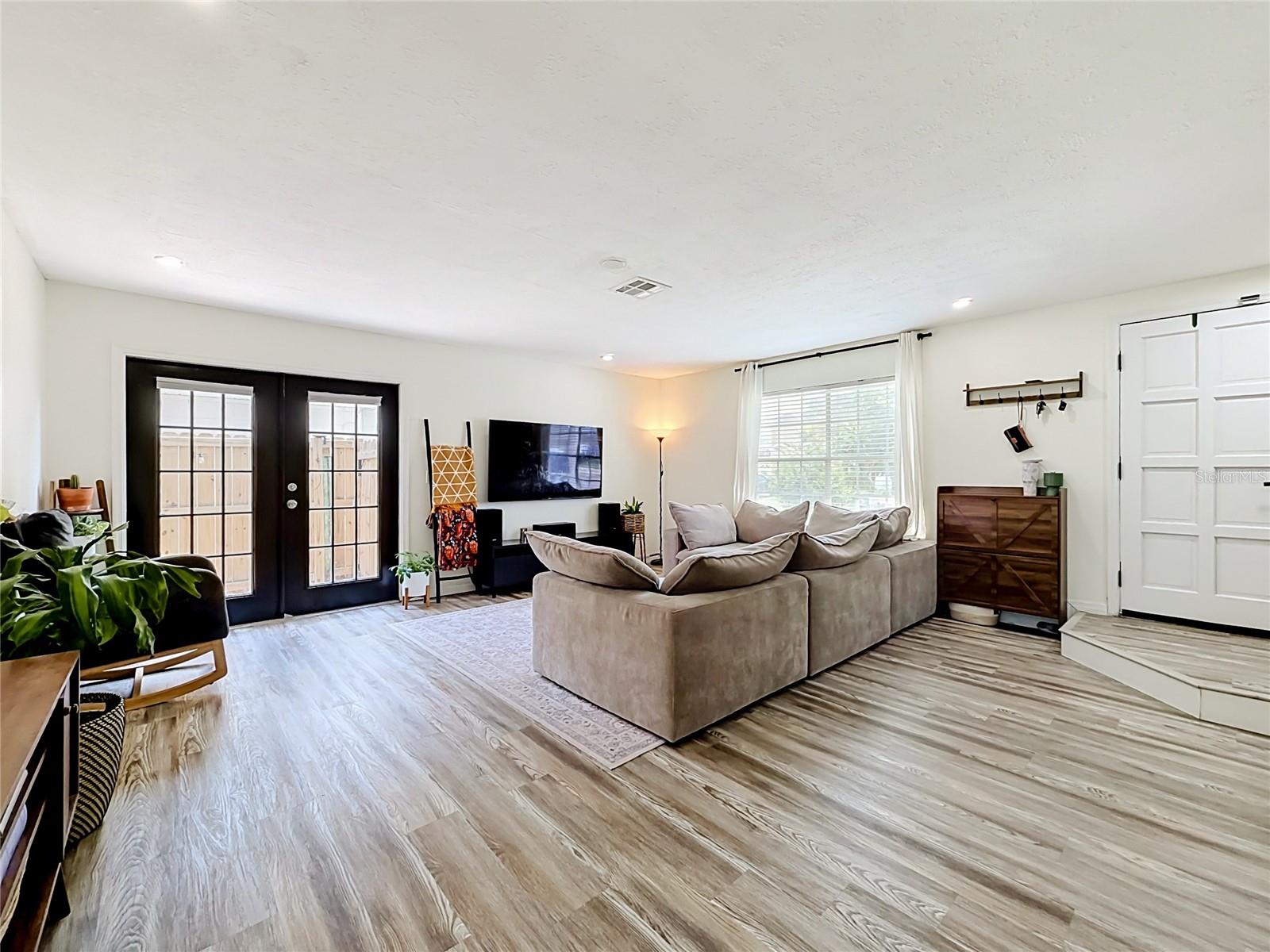 VILLAGE AT CURRY FORD WOODS UNIT 3 - Residential