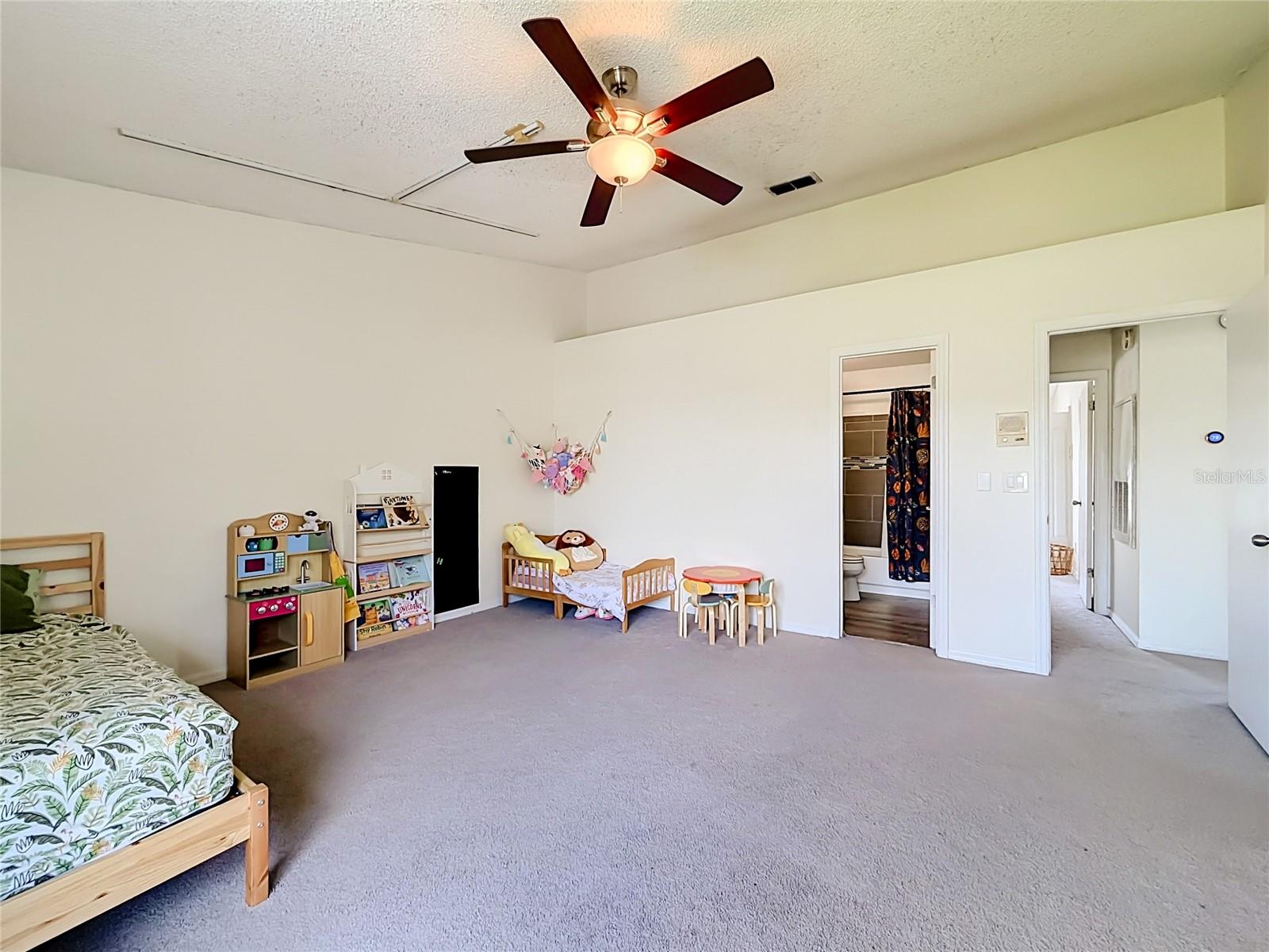 VILLAGE AT CURRY FORD WOODS UNIT 3 - Residential