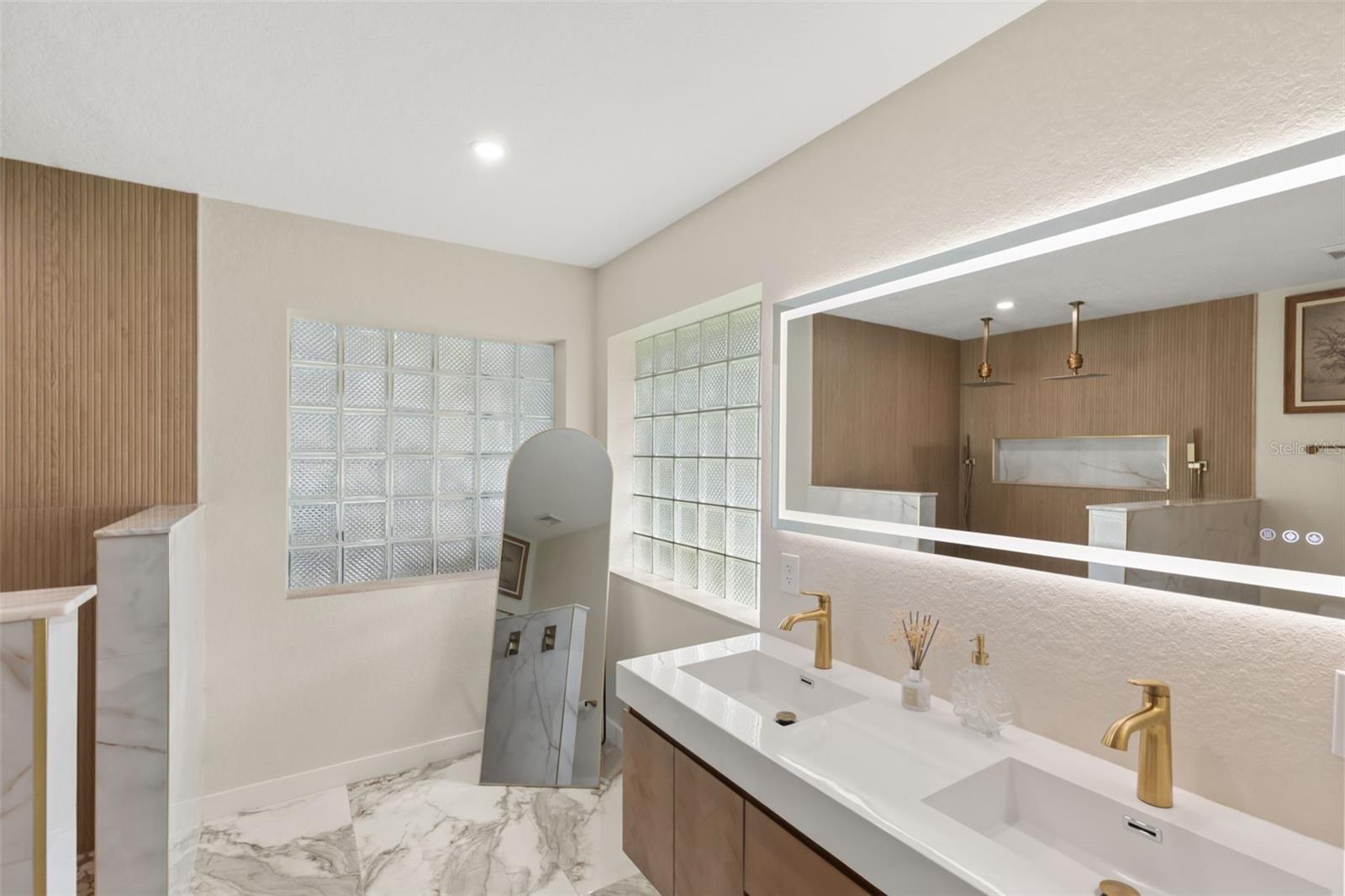 PRESTON HOLLOW - Residential