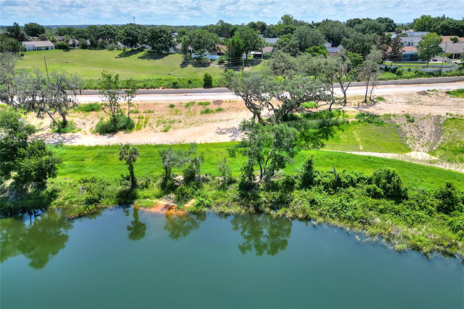 MIRROR LAKE - Residential