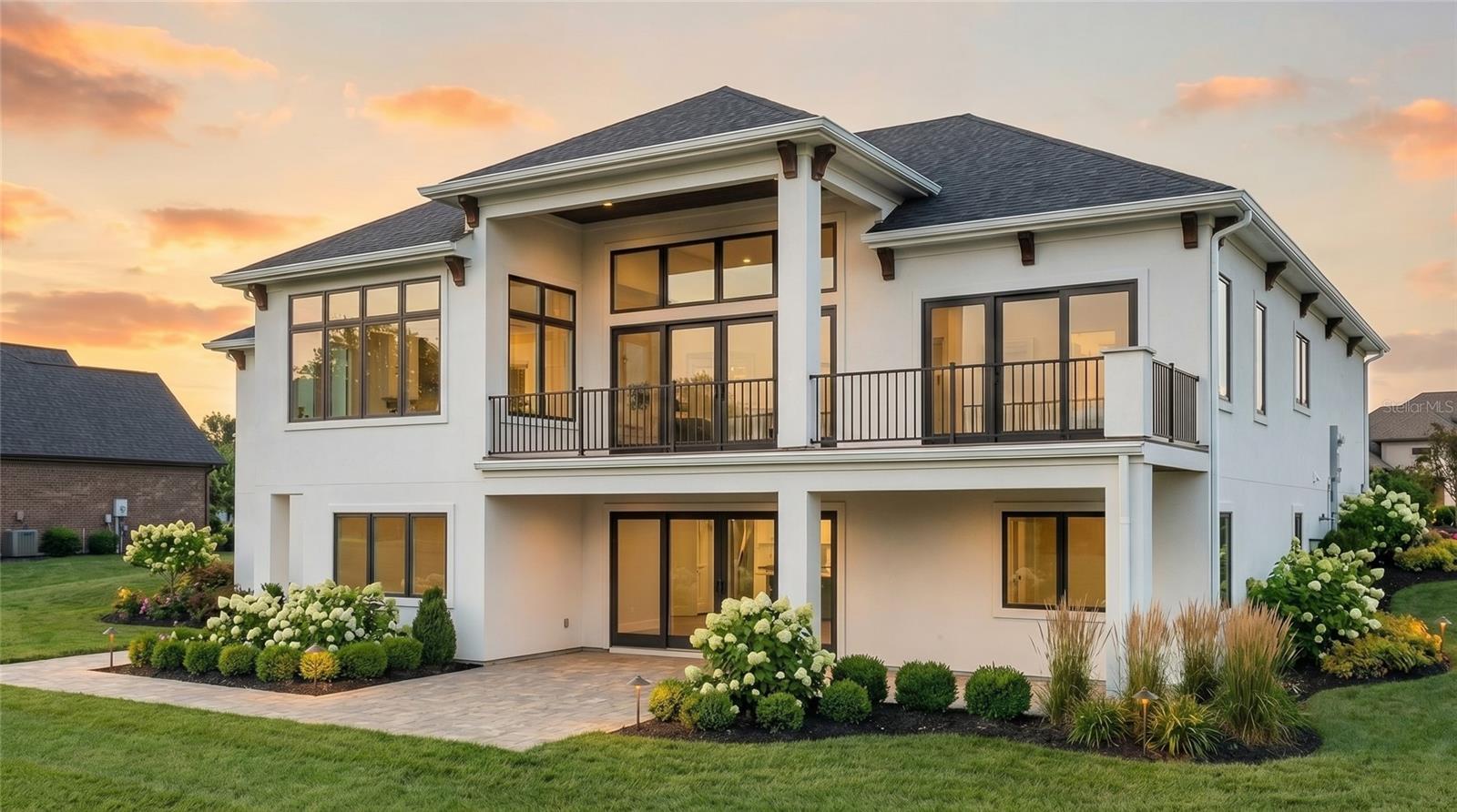 MIRROR LAKE - Residential