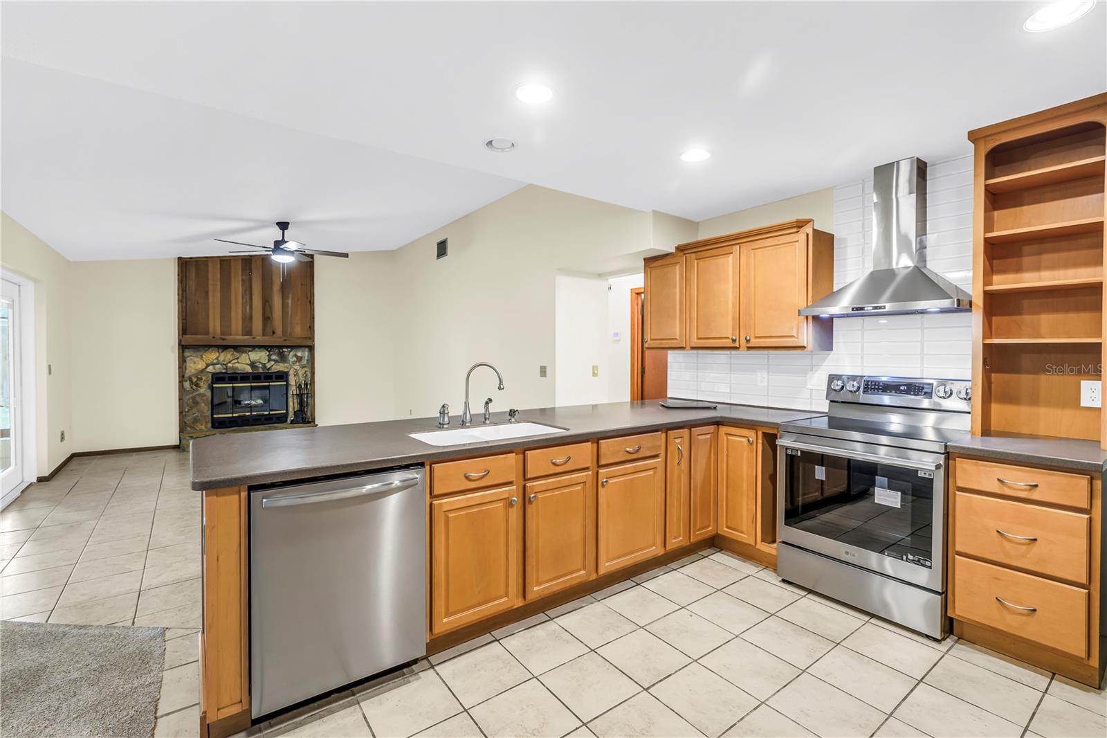 SOMERSET LAKES UNIT THREE PH TWO - Residential