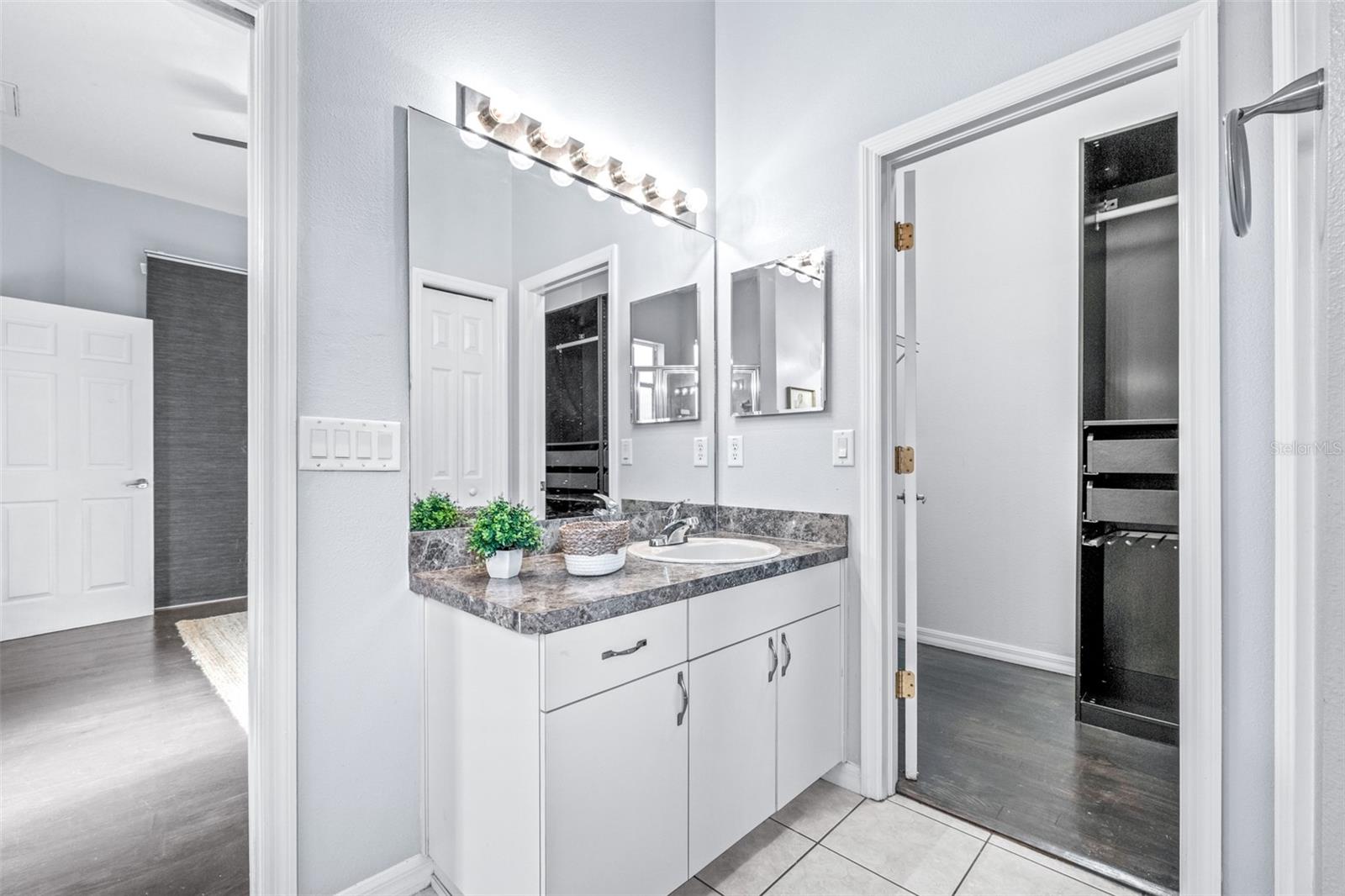 WINDSOR PLACE AT RIVER RIDGE - Residential