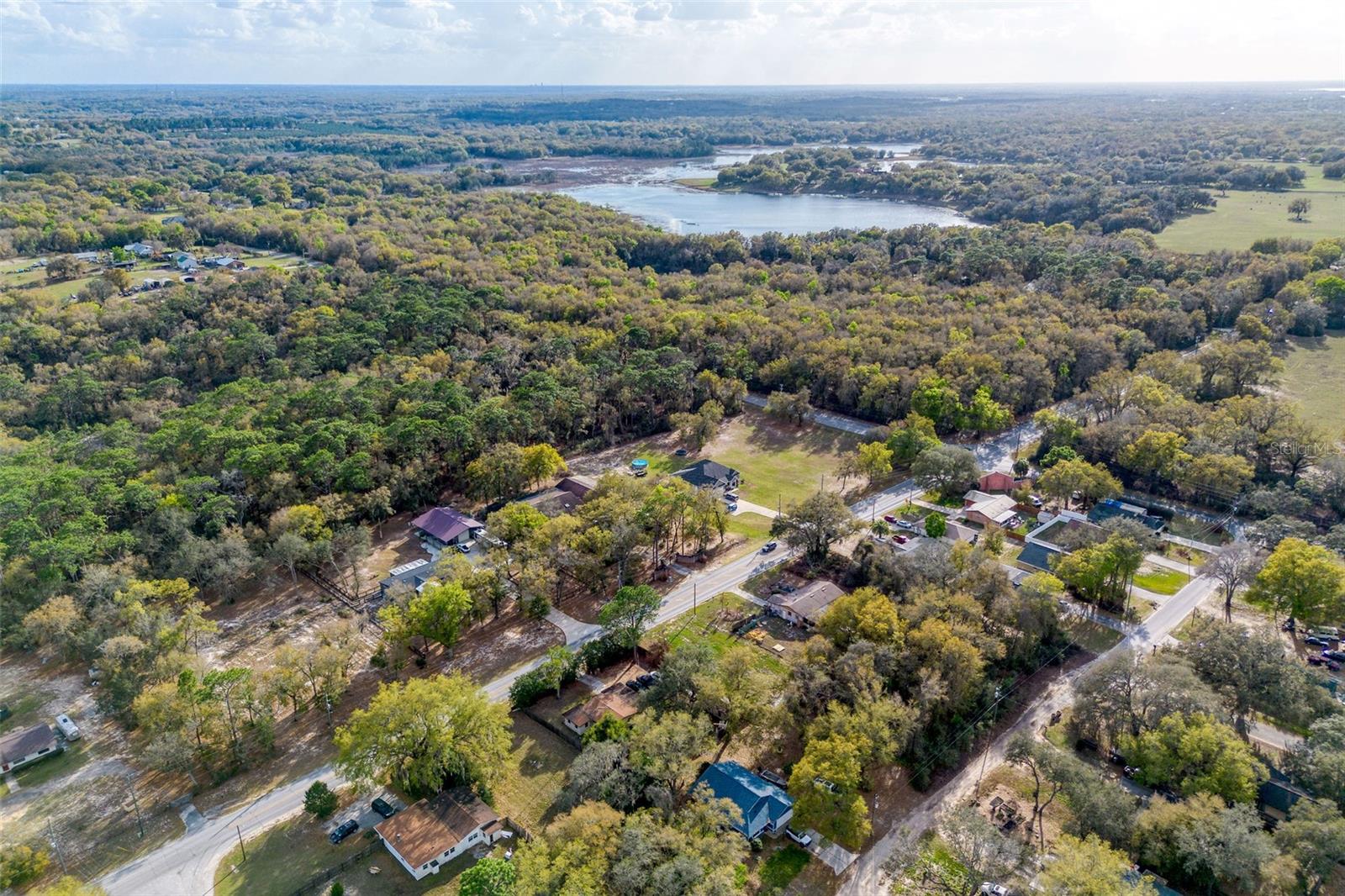 CARLTON VILLAGE PARK - Land