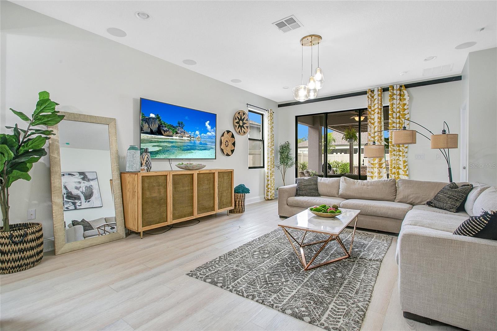 ENCORE/OVATION PH 2 - Residential Lease