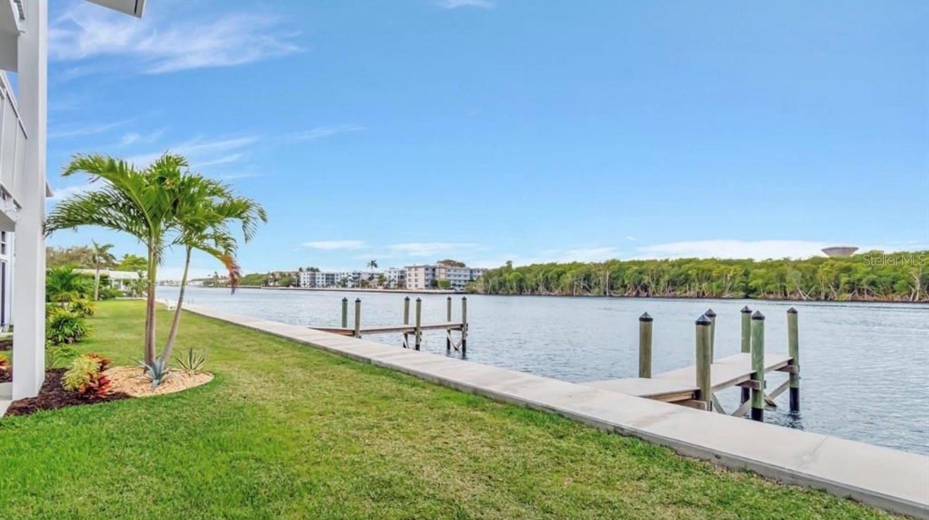 QUEENS COVE HOUSE CONDO - Residential