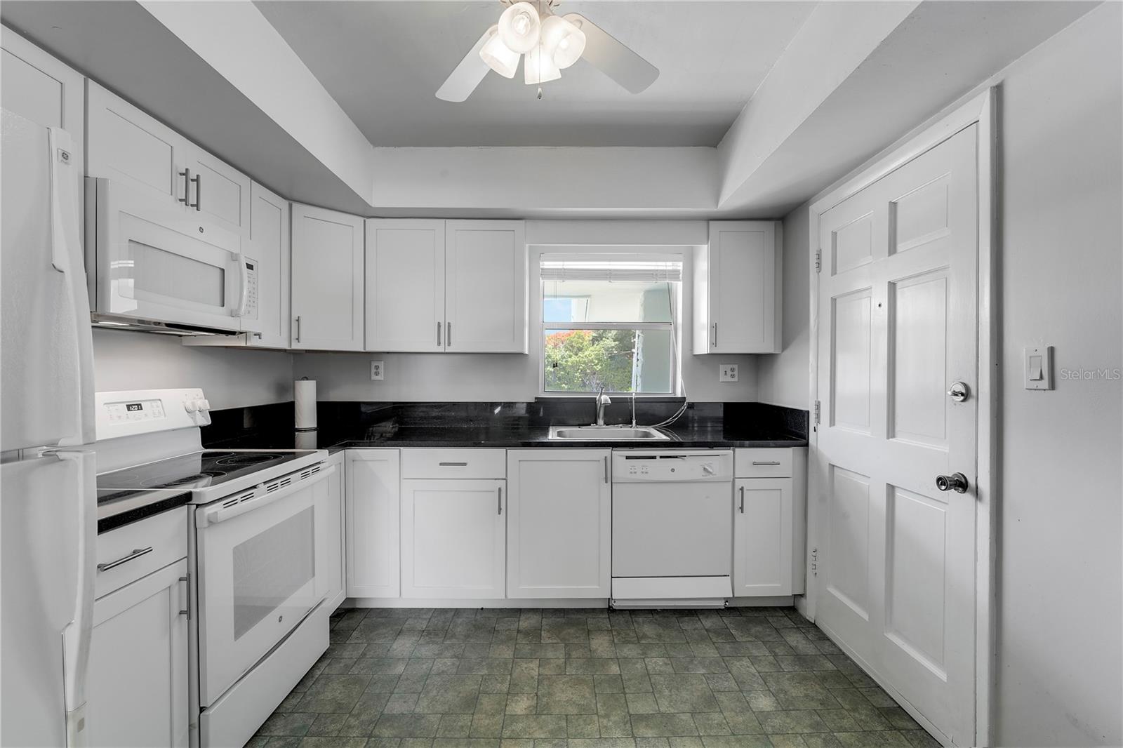 QUEENS COVE HOUSE CONDO - Residential