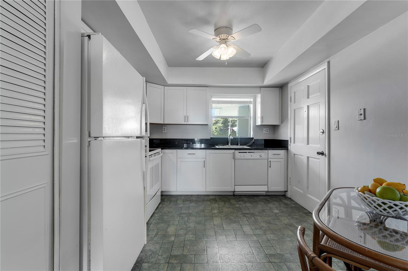 QUEENS COVE HOUSE CONDO - Residential