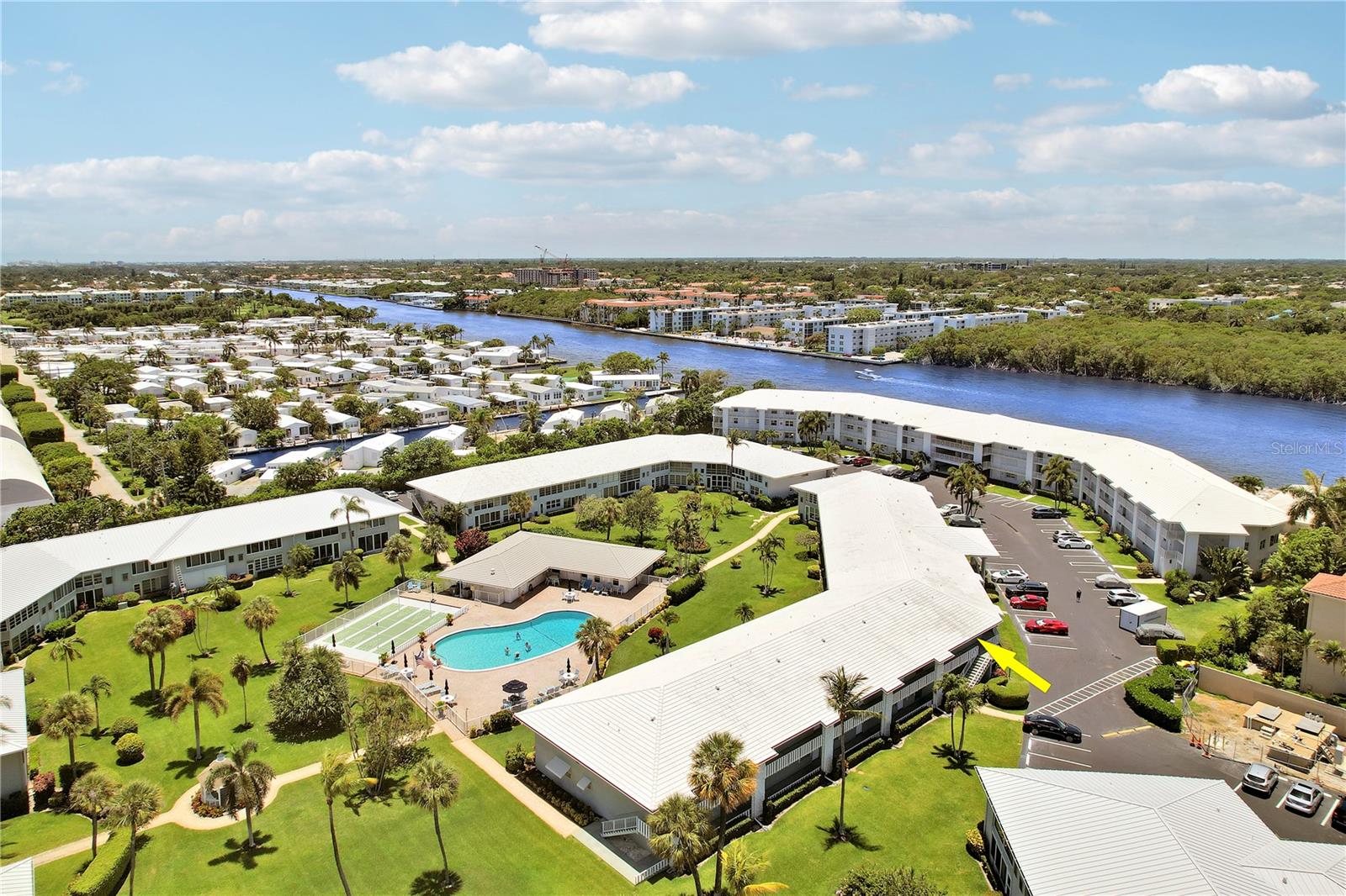 QUEENS COVE HOUSE CONDO - Residential