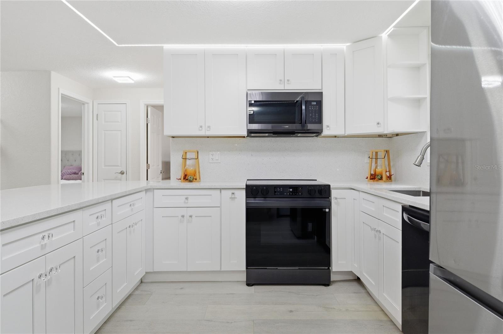 HILLANDALE - Residential