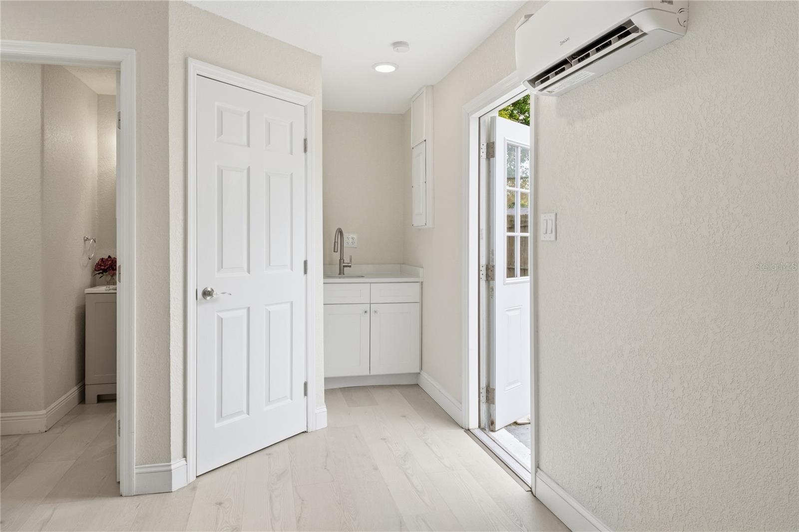 HILLANDALE - Residential