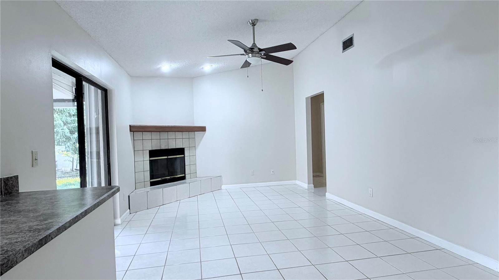 COUNTRYWAY PRCL B TR 5 - Residential Lease