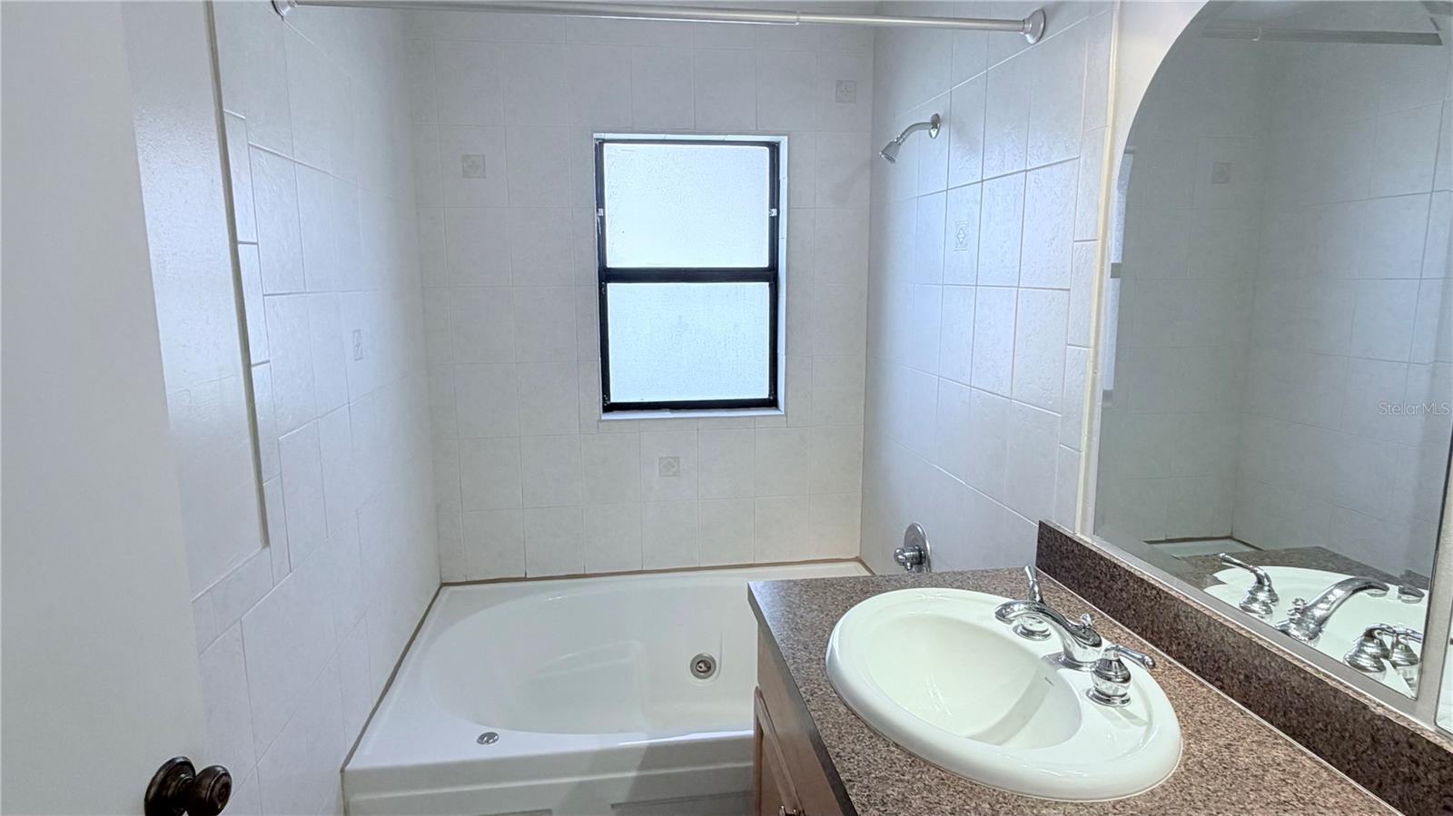 COUNTRYWAY PRCL B TR 5 - Residential Lease