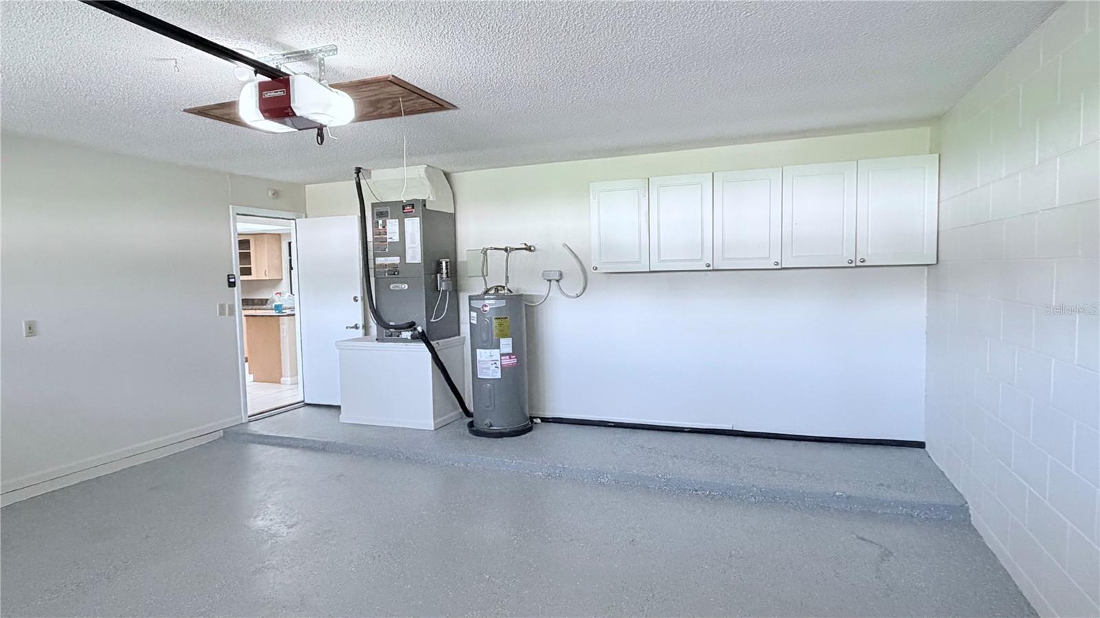COUNTRYWAY PRCL B TR 5 - Residential Lease