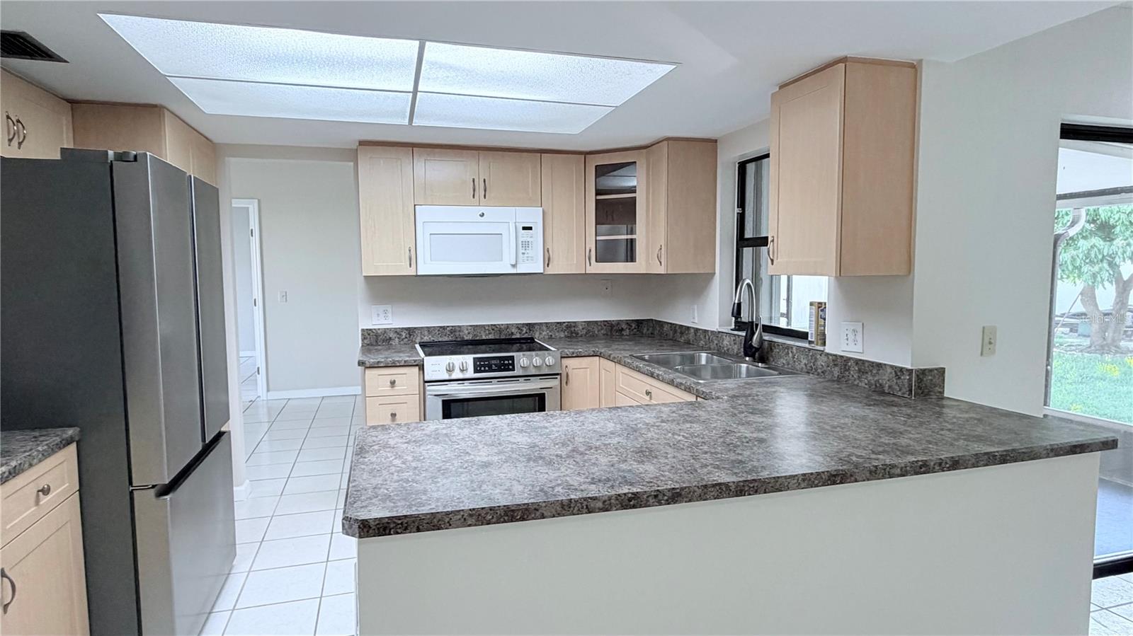 COUNTRYWAY PRCL B TR 5 - Residential Lease