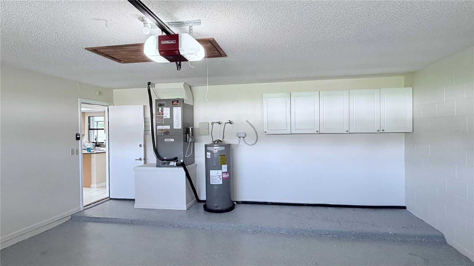 COUNTRYWAY PRCL B TR 5 - Residential Lease