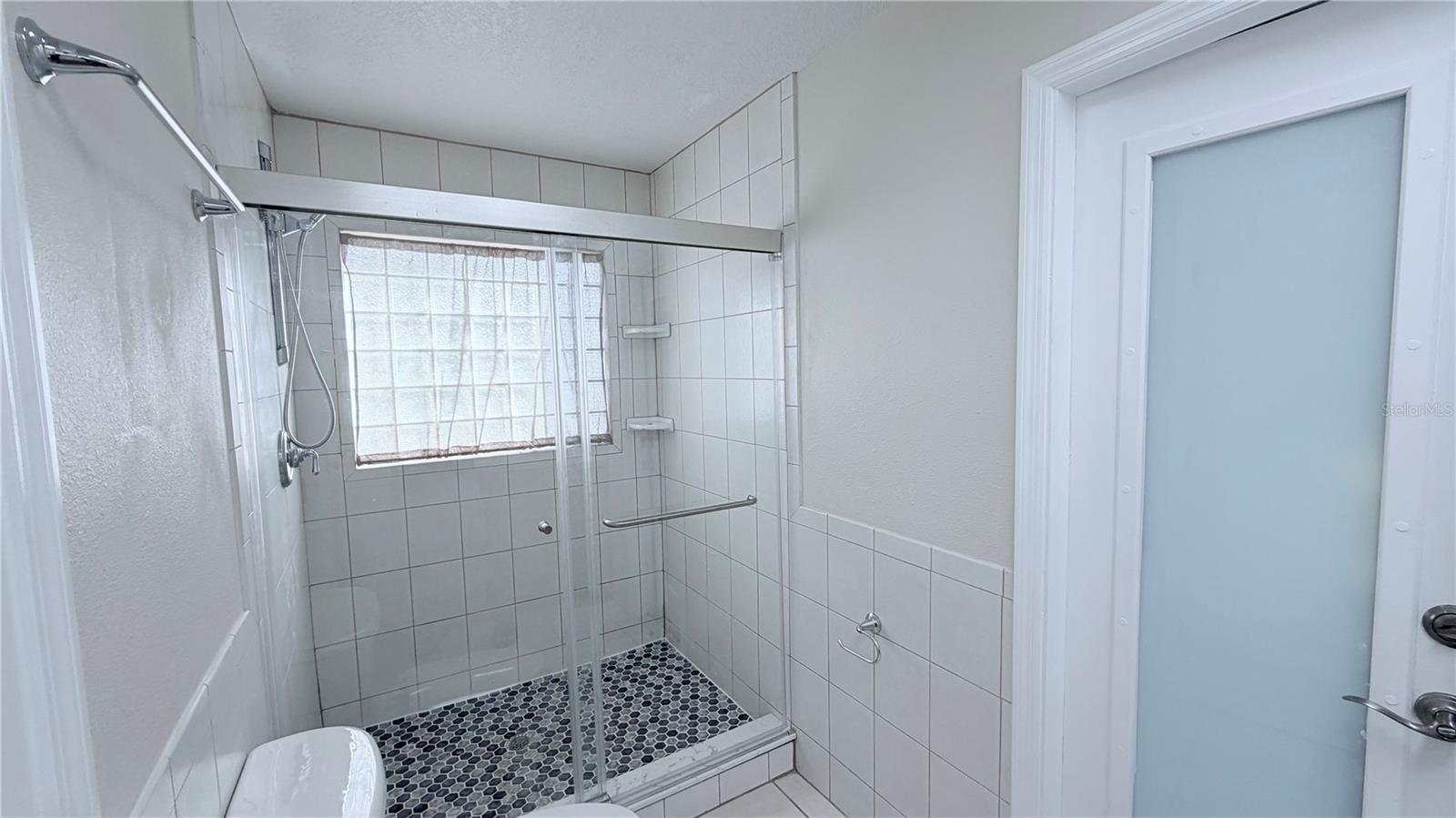 COUNTRYWAY PRCL B TR 5 - Residential Lease
