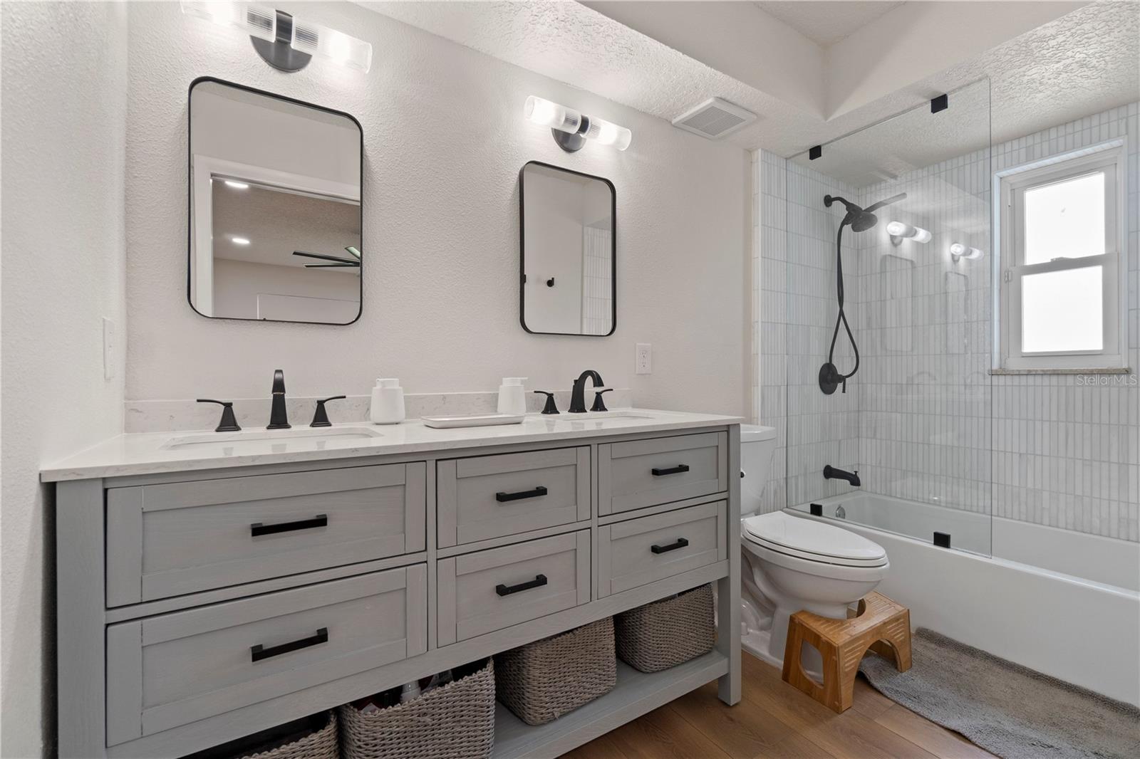 DOVER ESTATES THIRD ADD - Residential