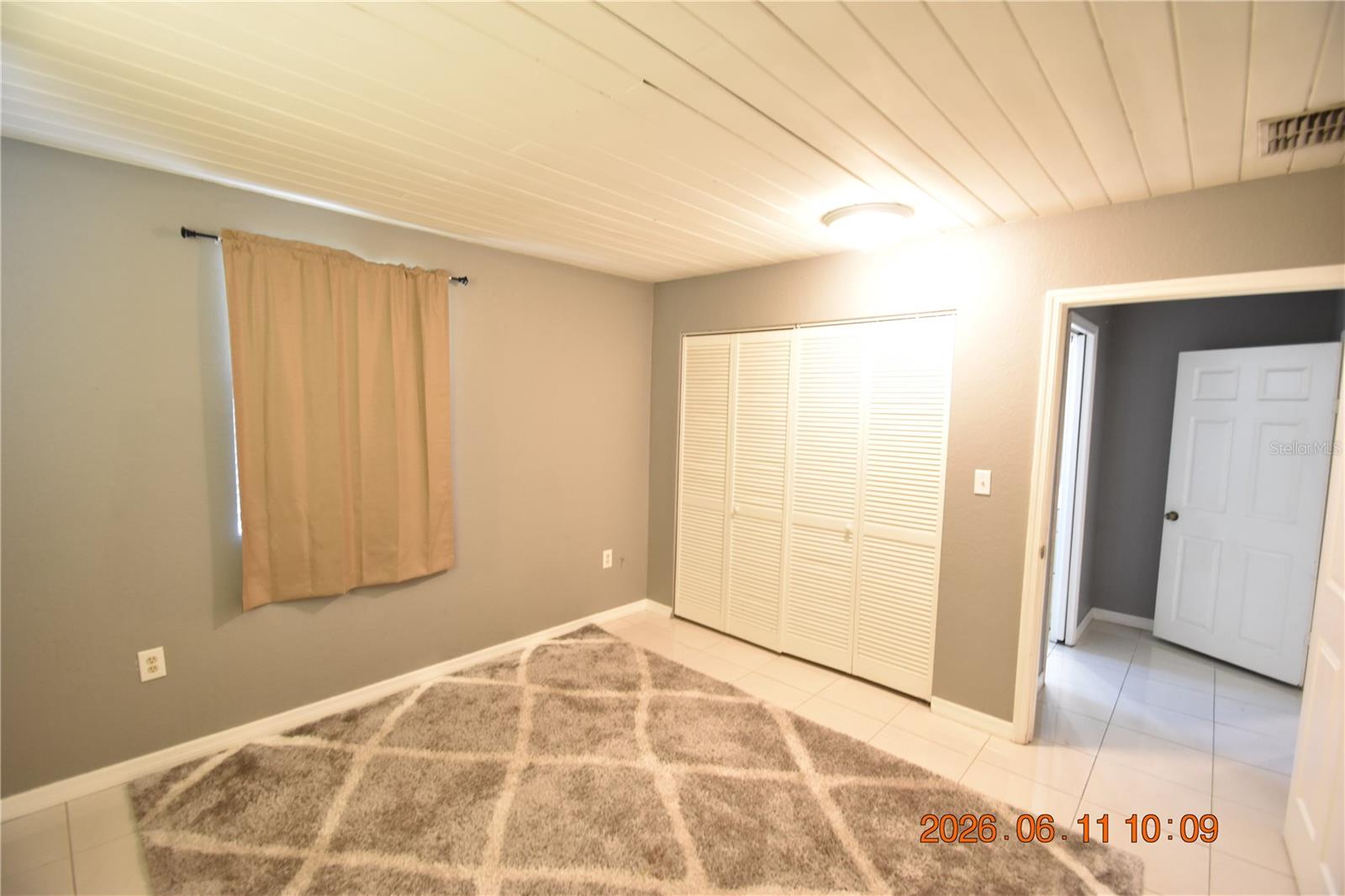 TILSEN MANOR BLKS 2 3 4 5 6 8 - Residential Lease