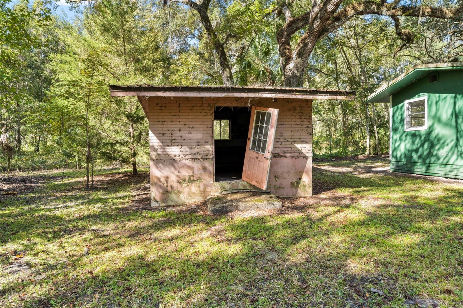 UNREC TRACTS IN 01-21S-20E - Residential