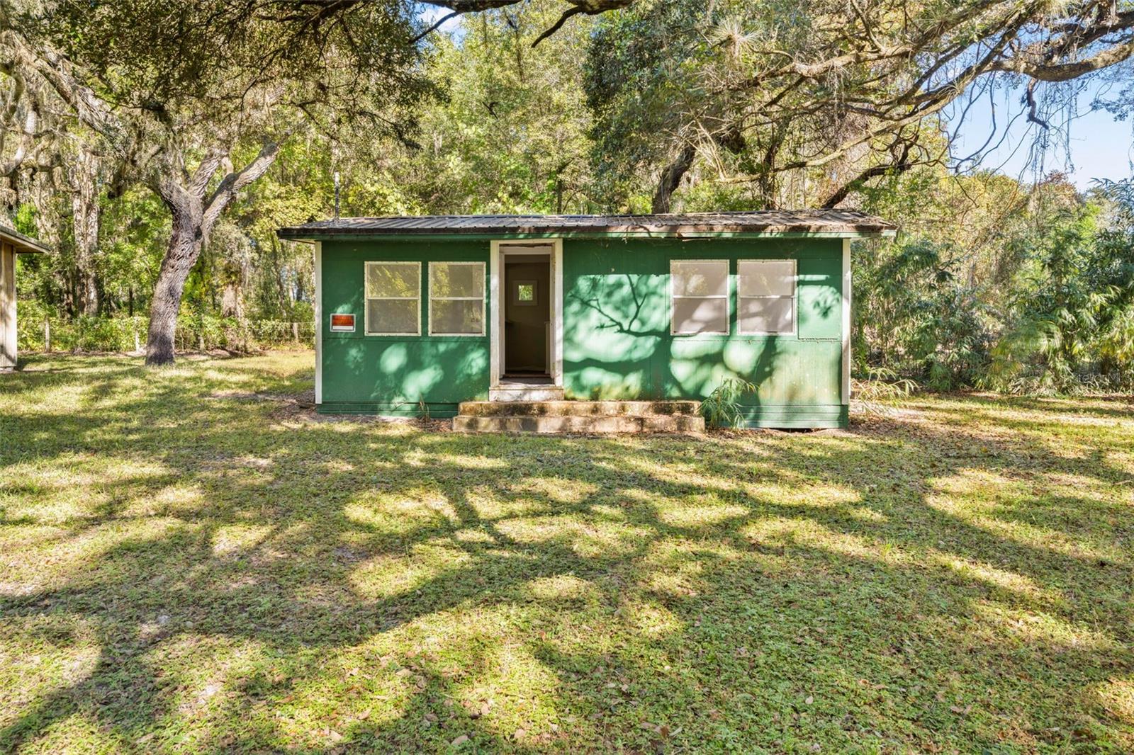 UNREC TRACTS IN 01-21S-20E - Residential