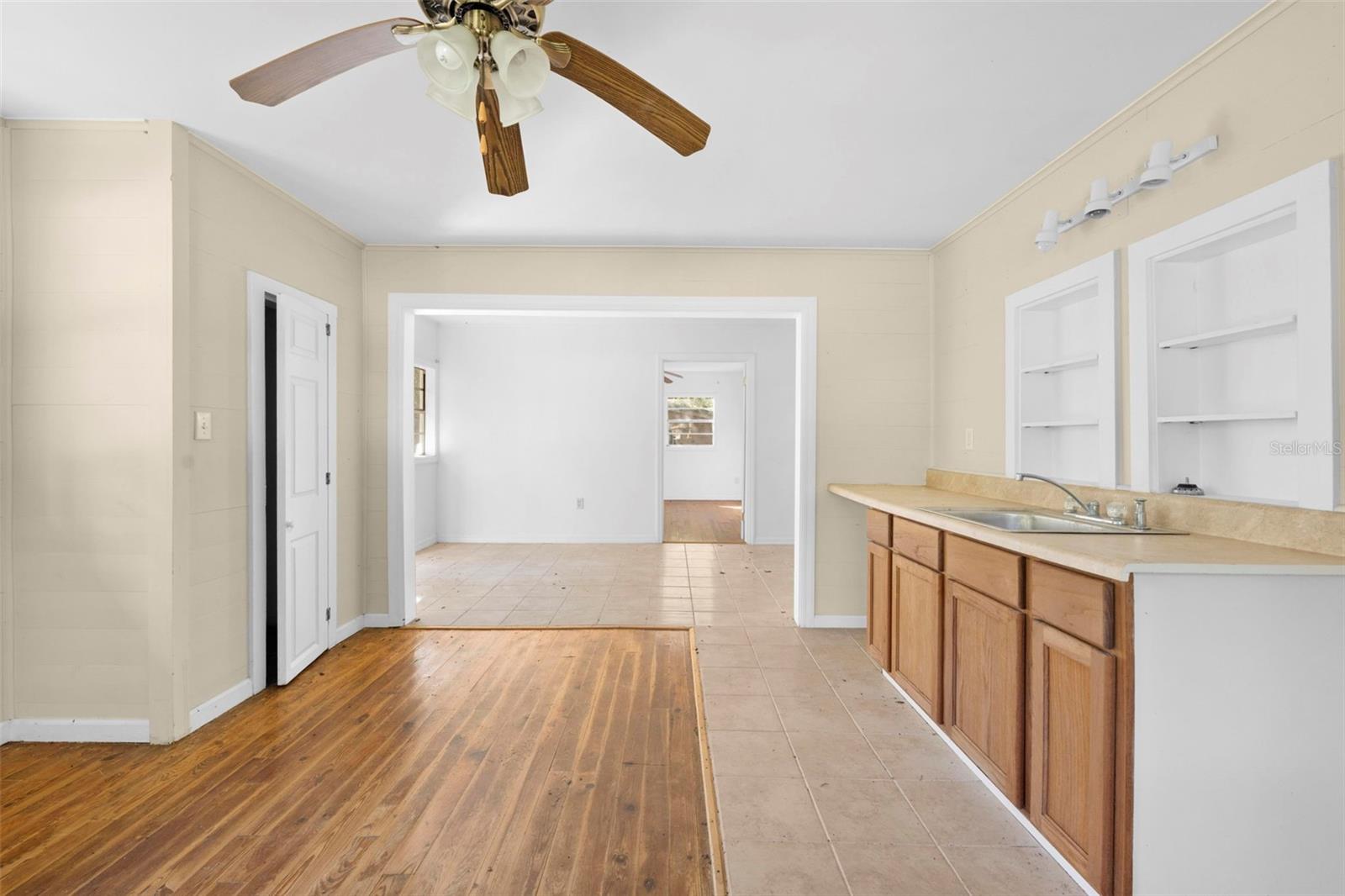 UNREC TRACTS IN 01-21S-20E - Residential