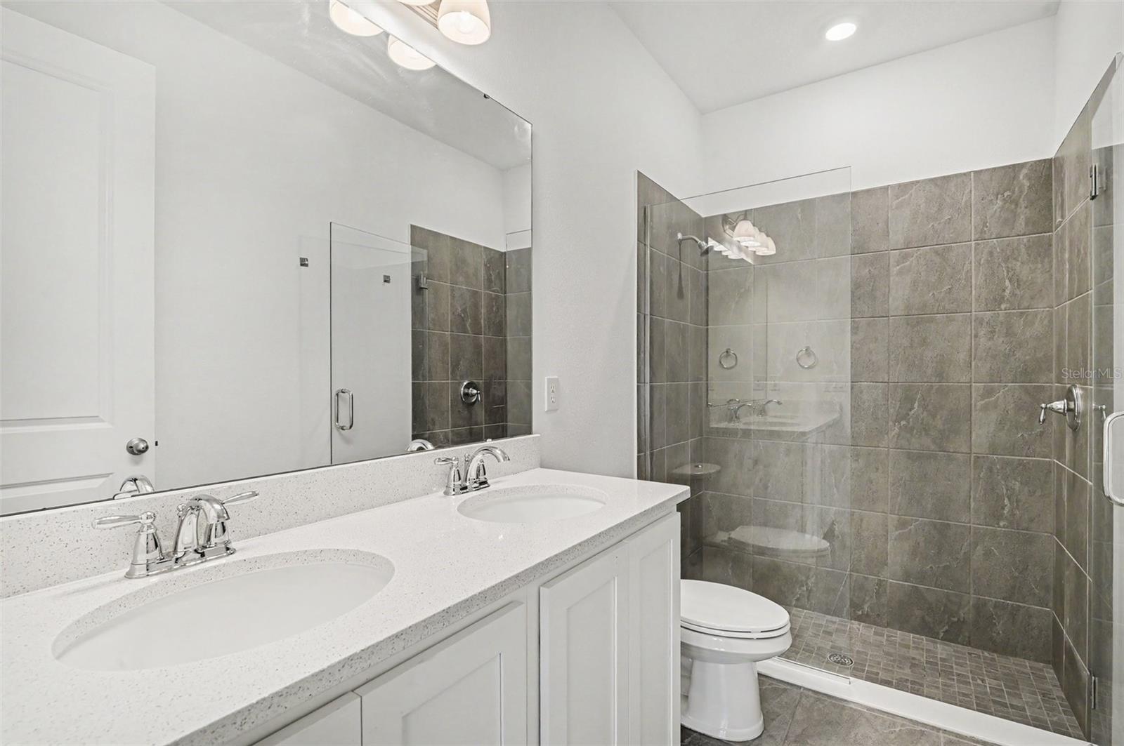 HAMPTON OAKS - Residential