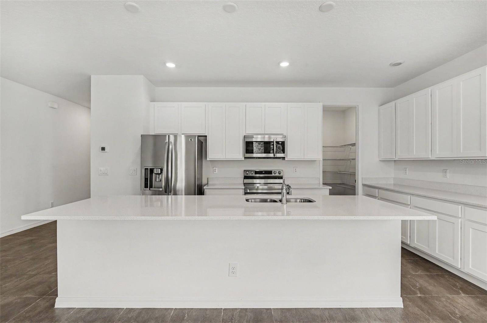 HAMPTON OAKS - Residential