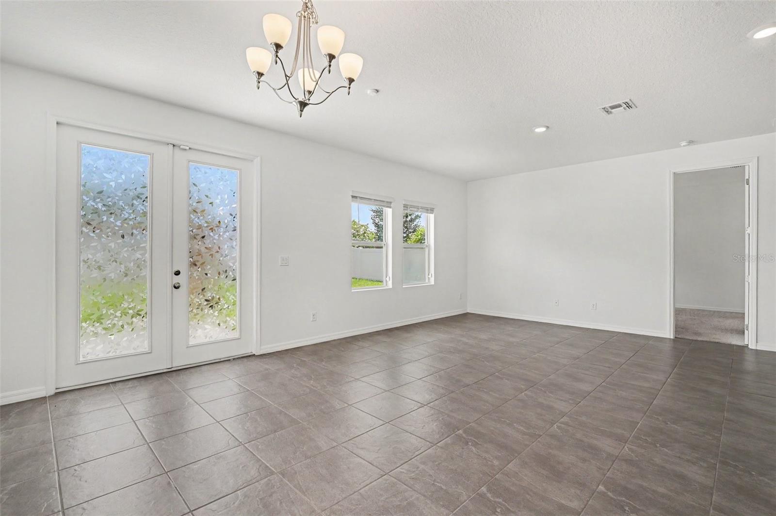 HAMPTON OAKS - Residential