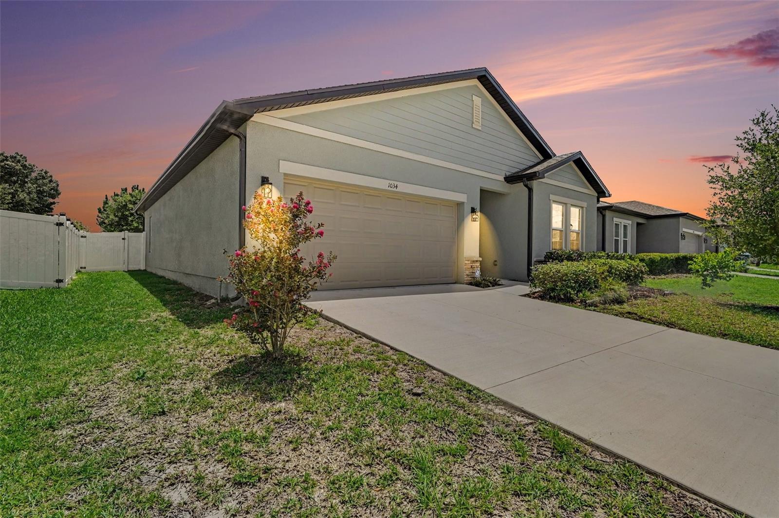 HAMPTON OAKS - Residential