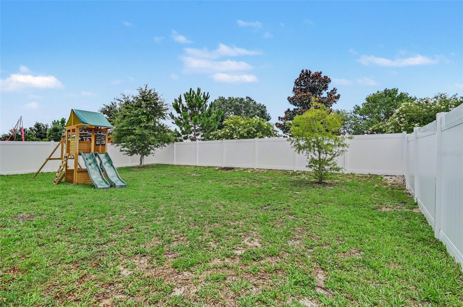 HAMPTON OAKS - Residential
