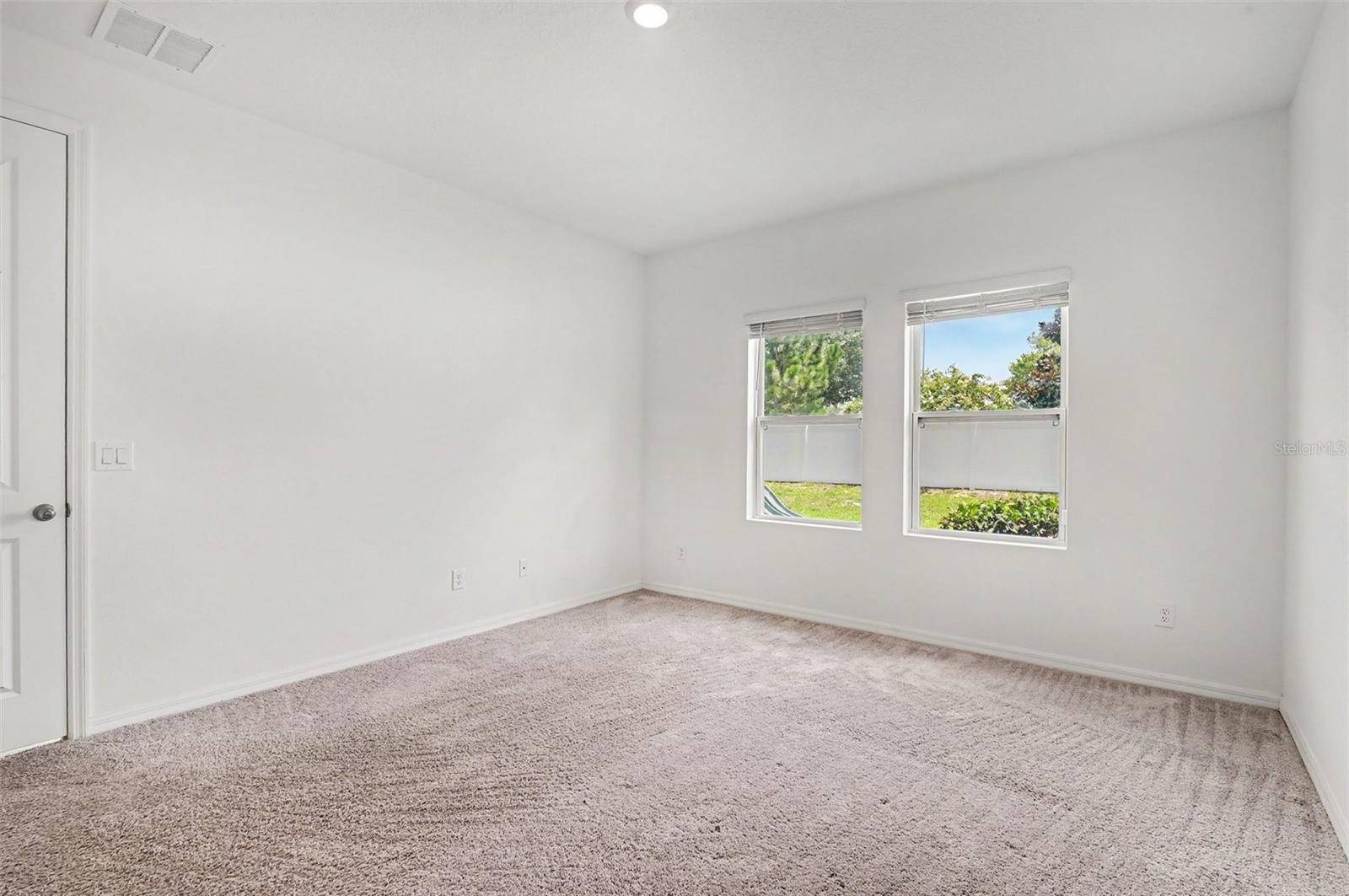HAMPTON OAKS - Residential