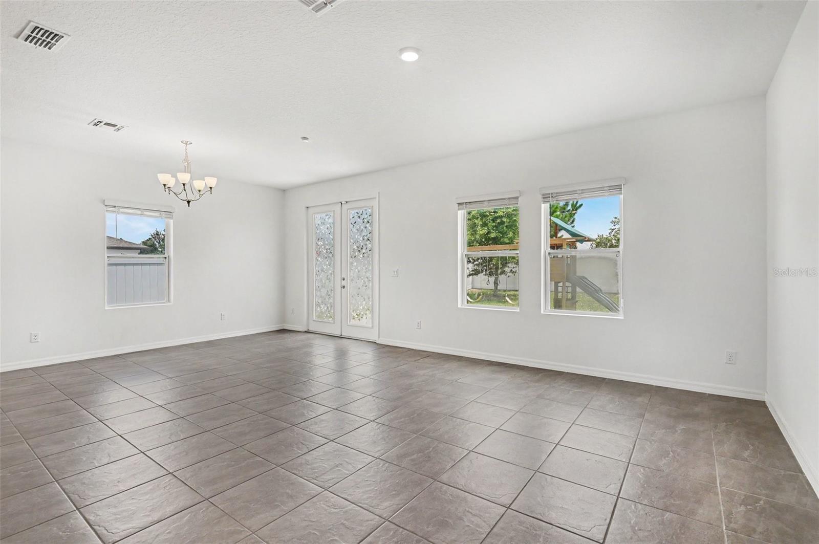 HAMPTON OAKS - Residential