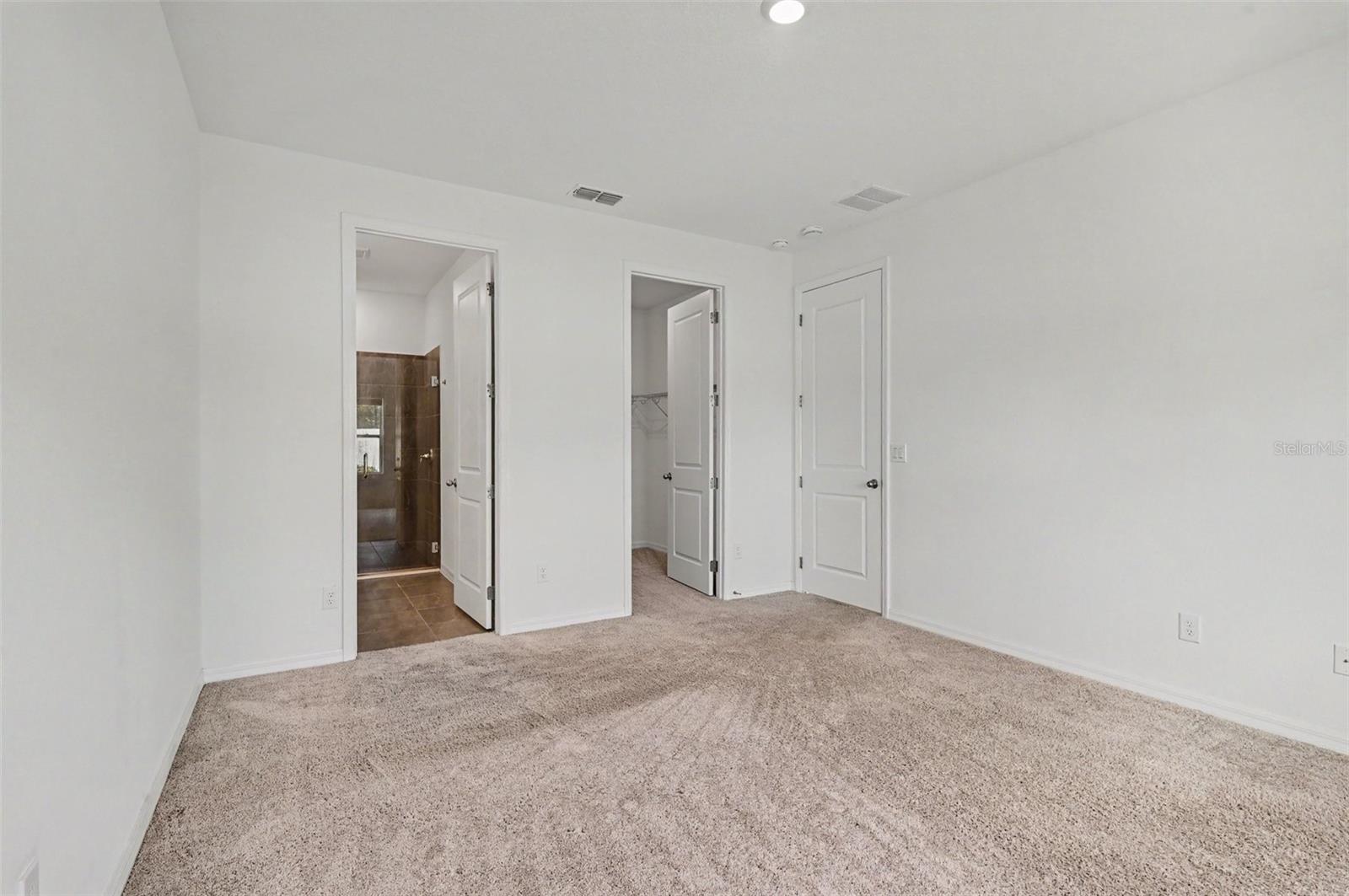HAMPTON OAKS - Residential