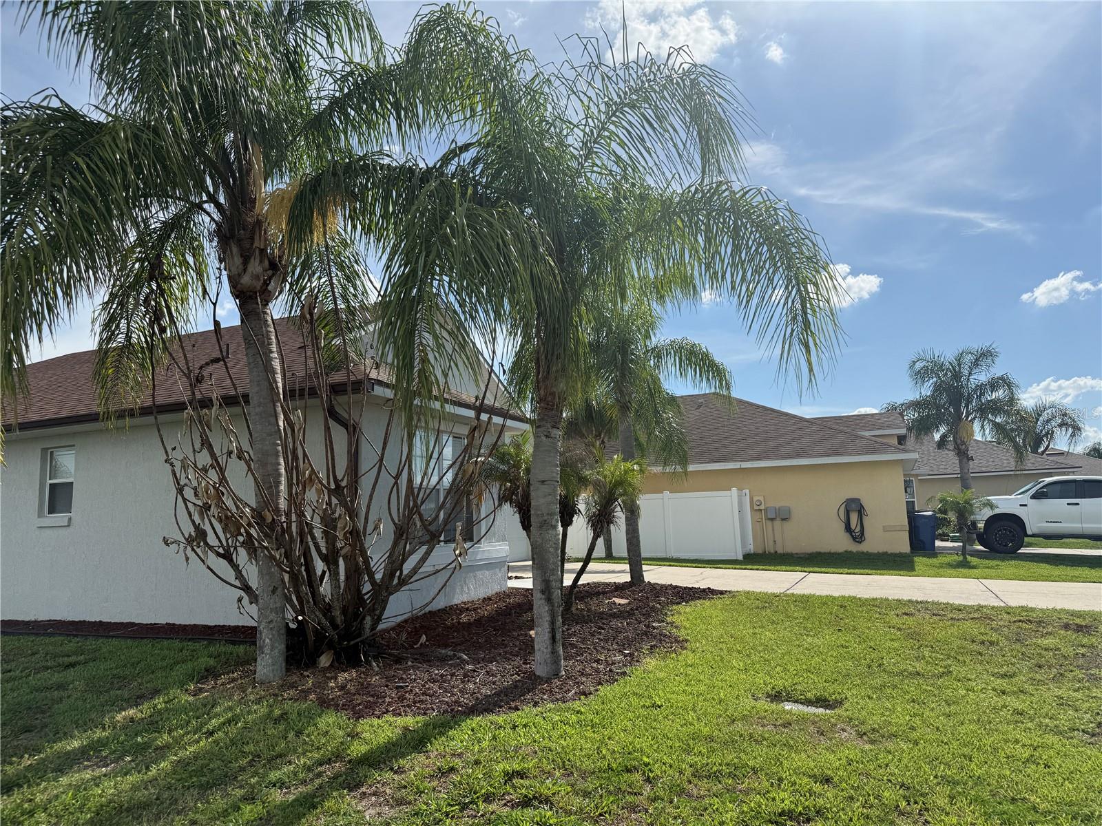 ISLAND LAKES - Residential