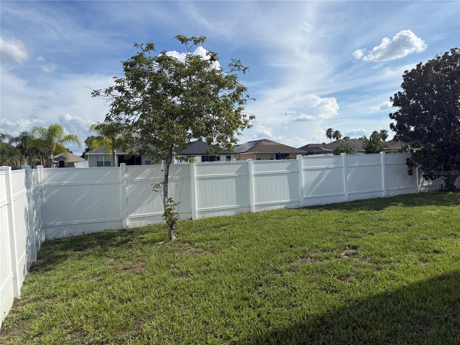 ISLAND LAKES - Residential